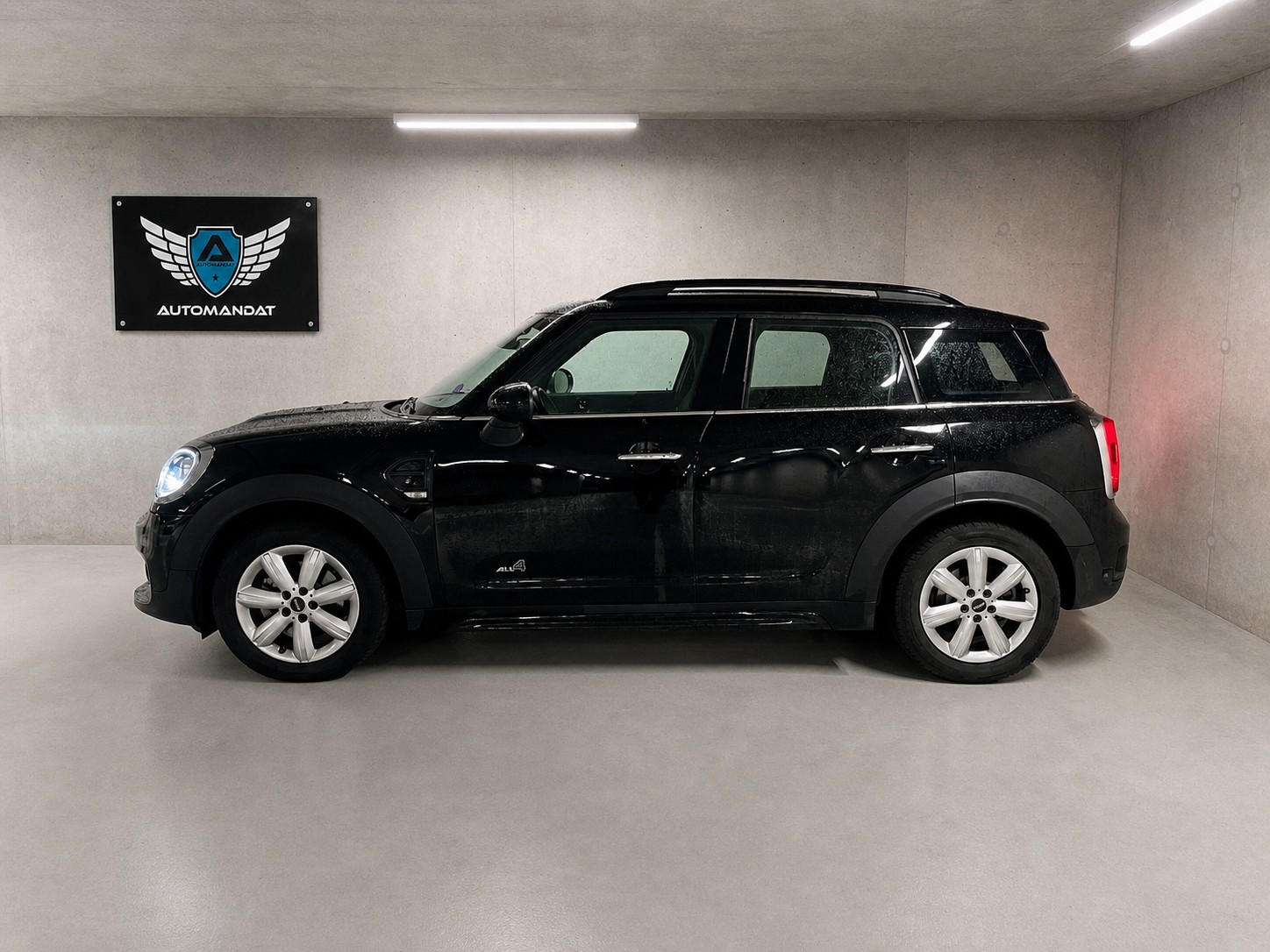 MINI Countryman Cooper ALL4 Steptronic-showroom-element-1