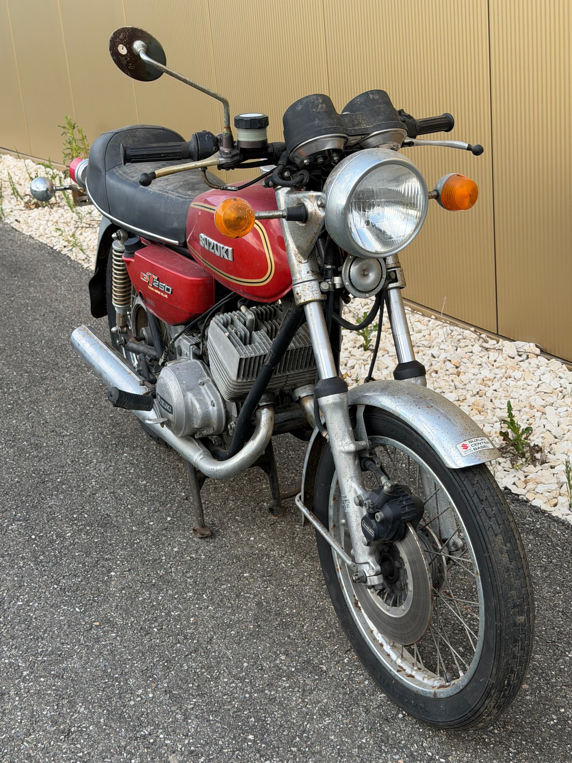 SUZUKI GT 250-image-0