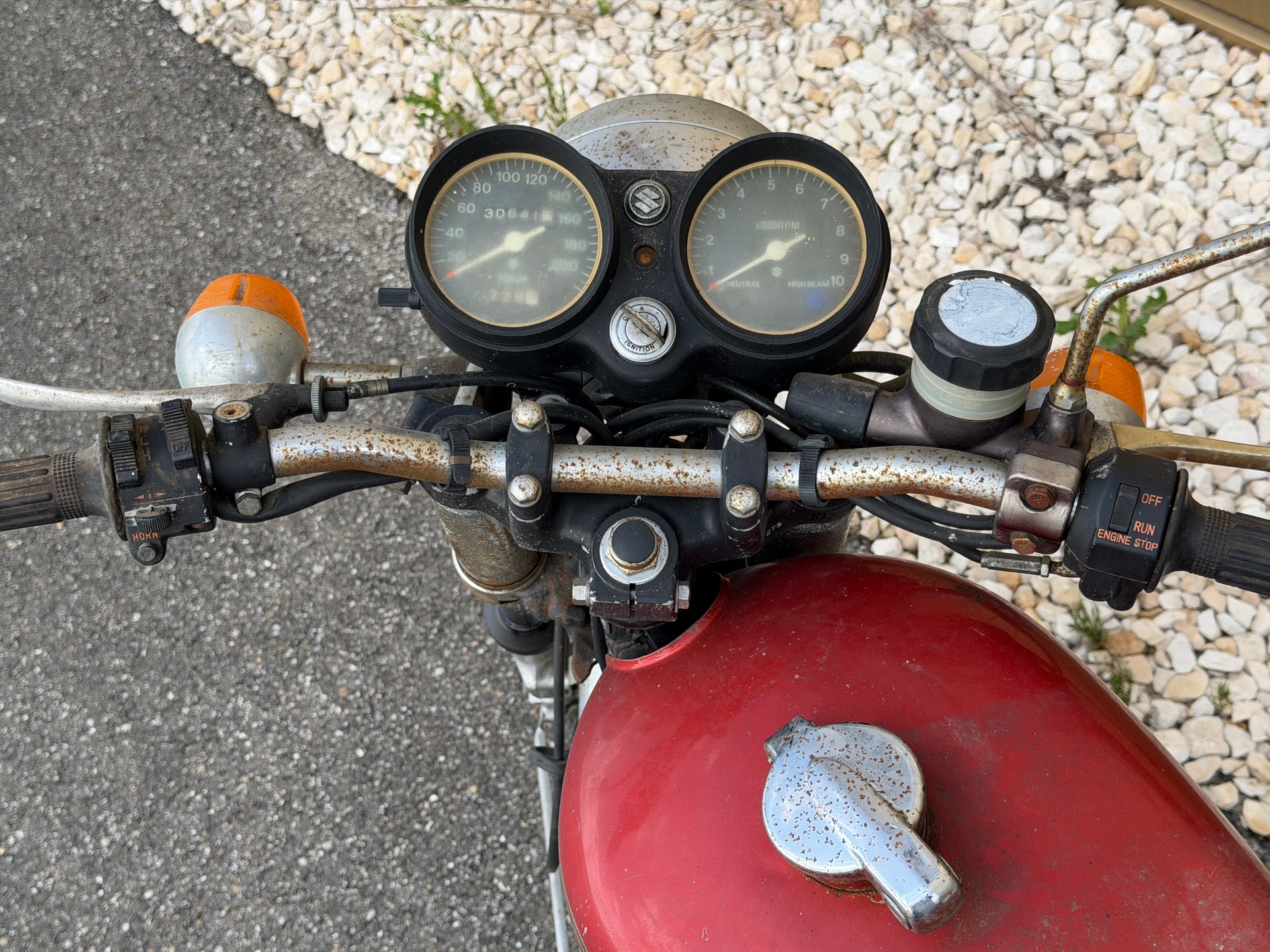 SUZUKI GT 250-image-12