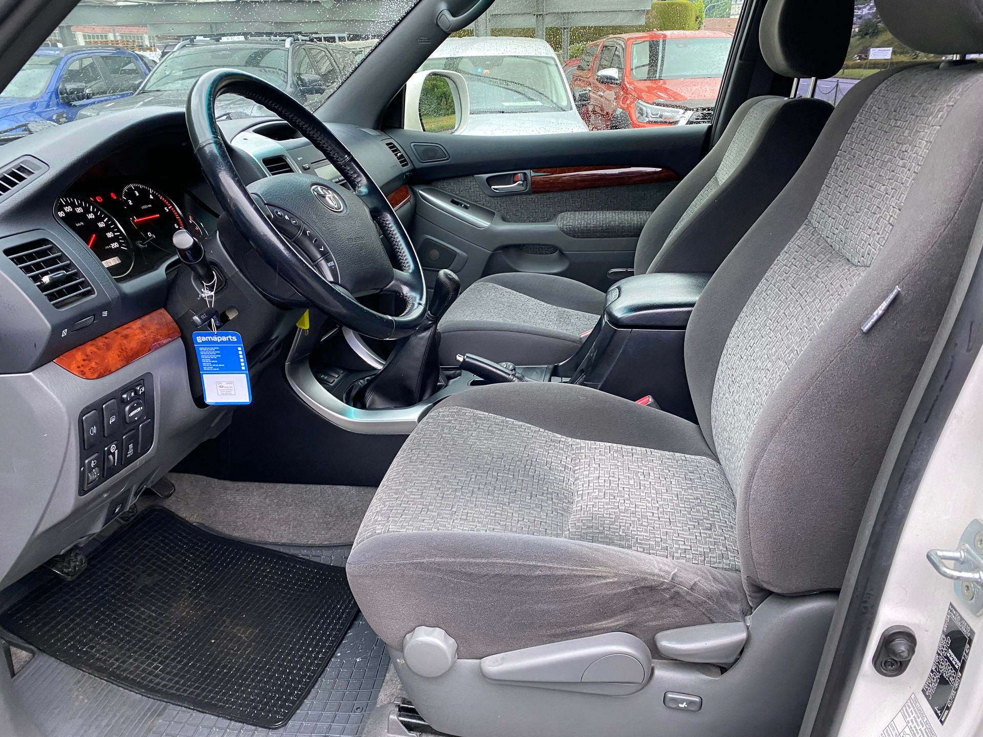 TOYOTA Land Cruiser 3.0 TD Linea Luna-image-2