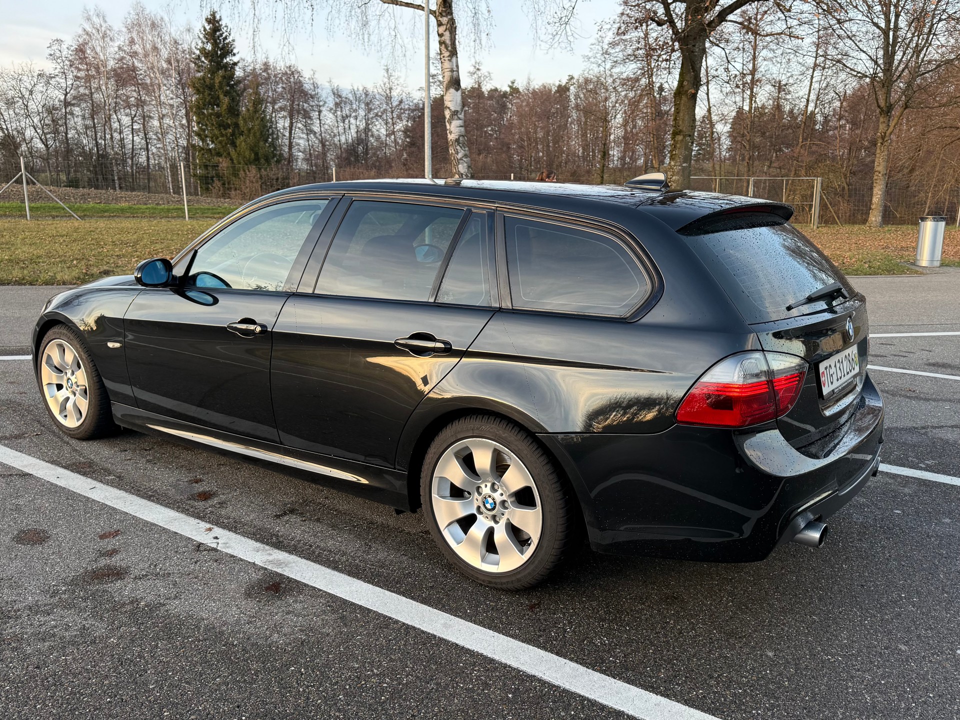 BMW 335xi-image-1
