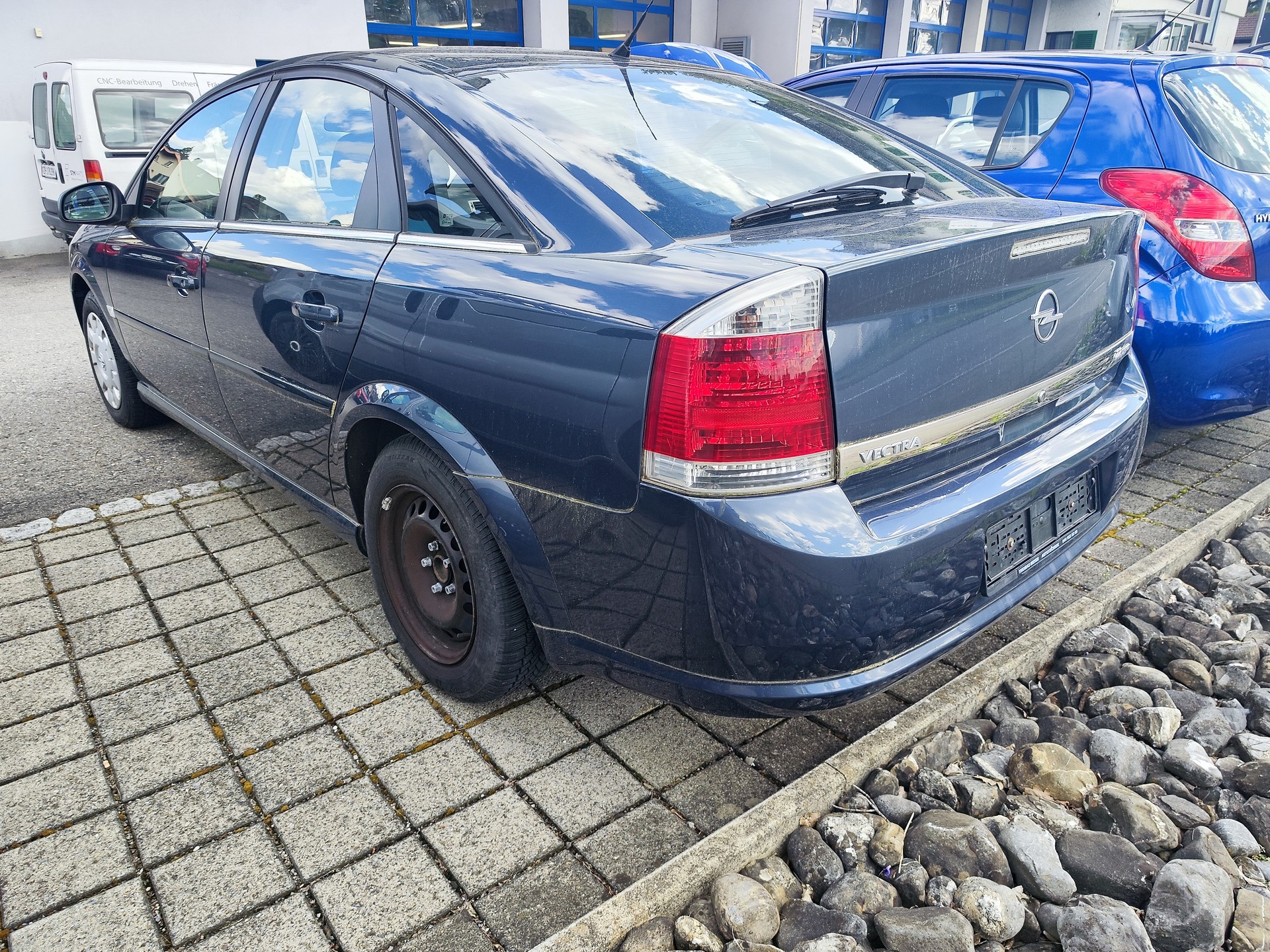 OPEL Vectra 2.2 Elegance-showroom-element-3