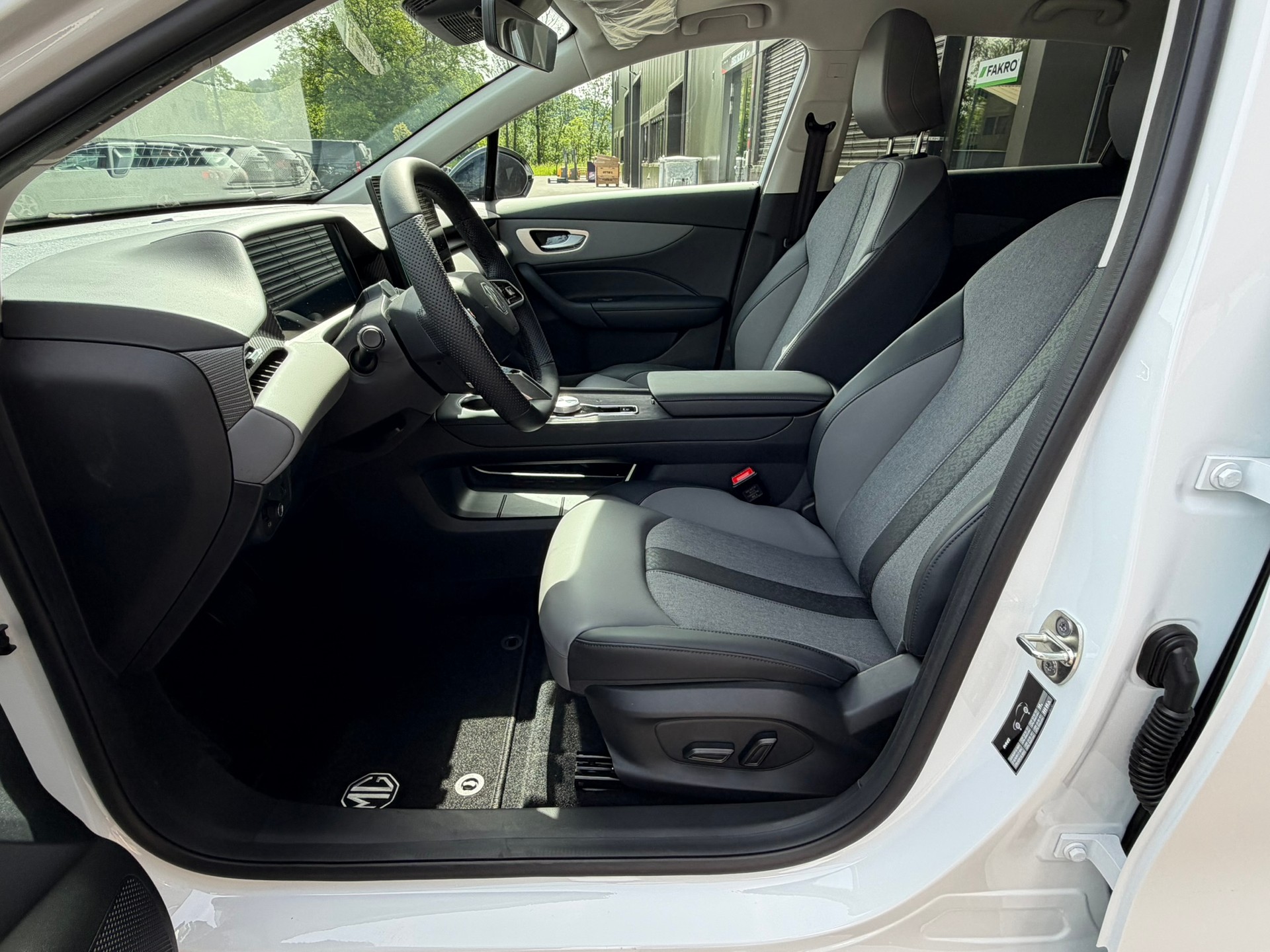MG 4 EV 64kWh Premium-image-14
