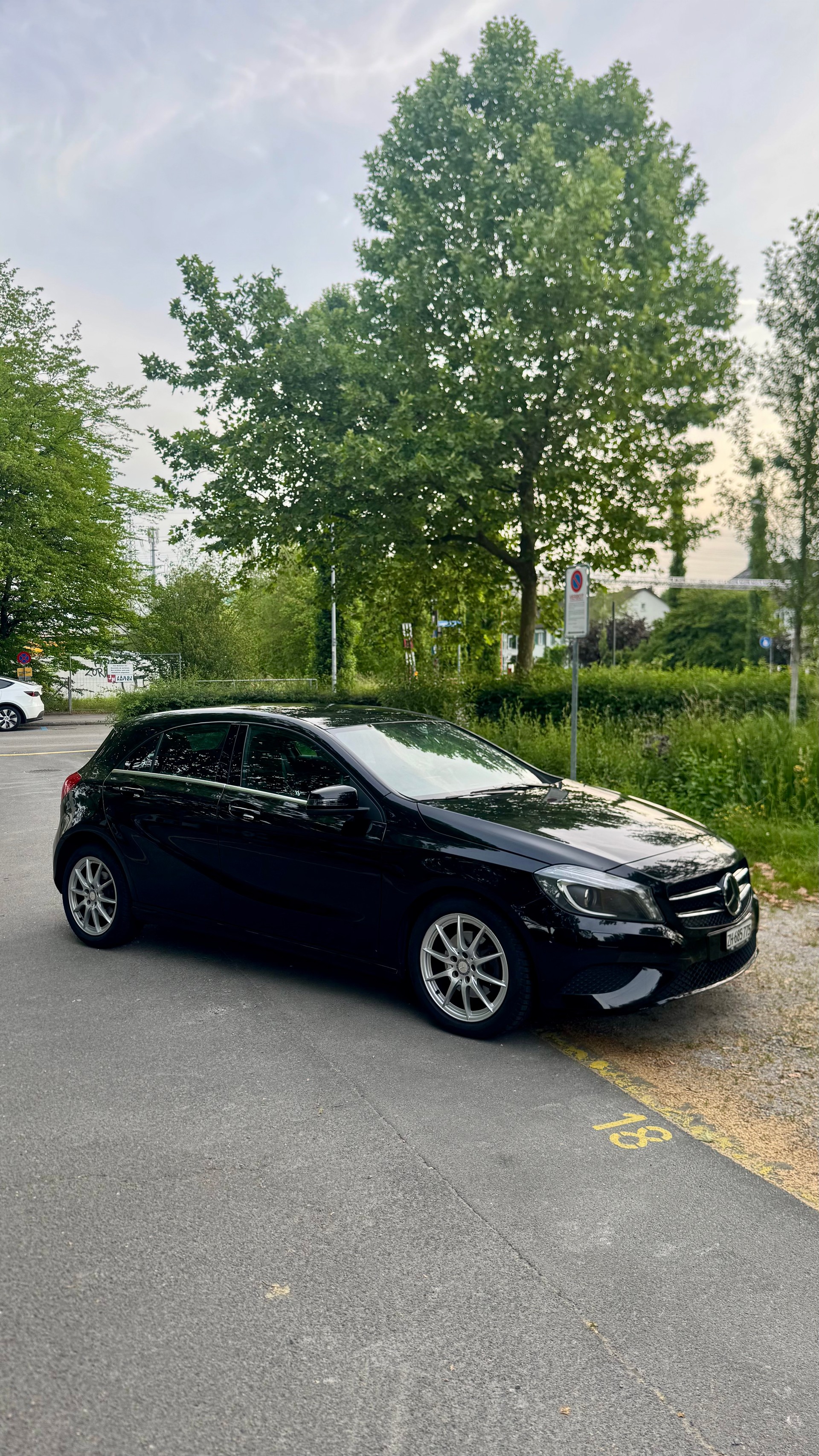MERCEDES-BENZ A 180