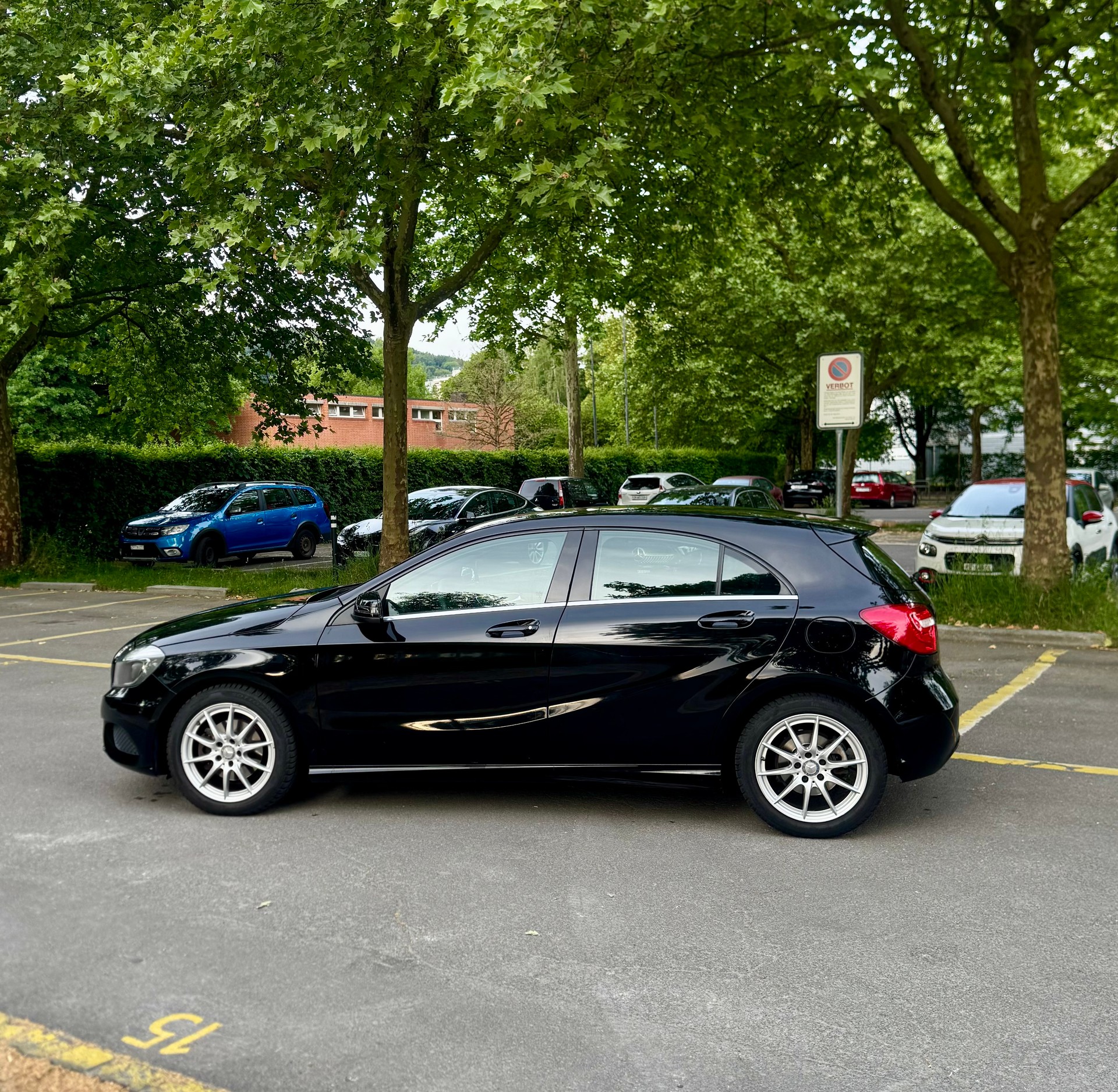 MERCEDES-BENZ A 180-image-8