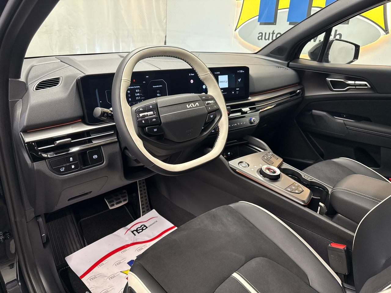 KIA Sportage 1.6T-GDi PHEV GT-Line 4x4 A-showroom-element-2