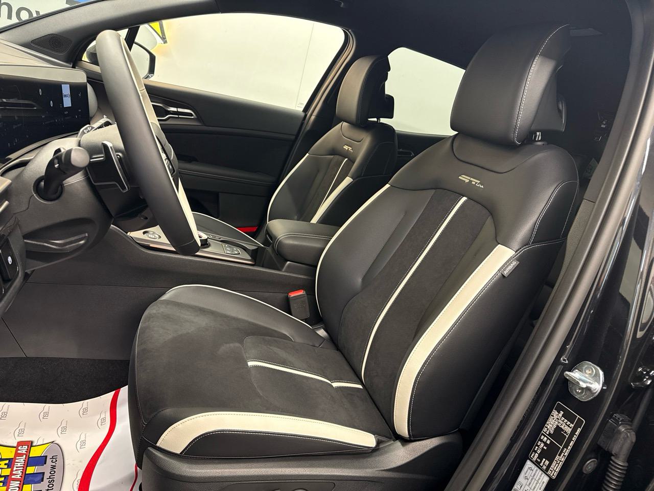 KIA Sportage 1.6T-GDi PHEV GT-Line 4x4 A-showroom-element-3