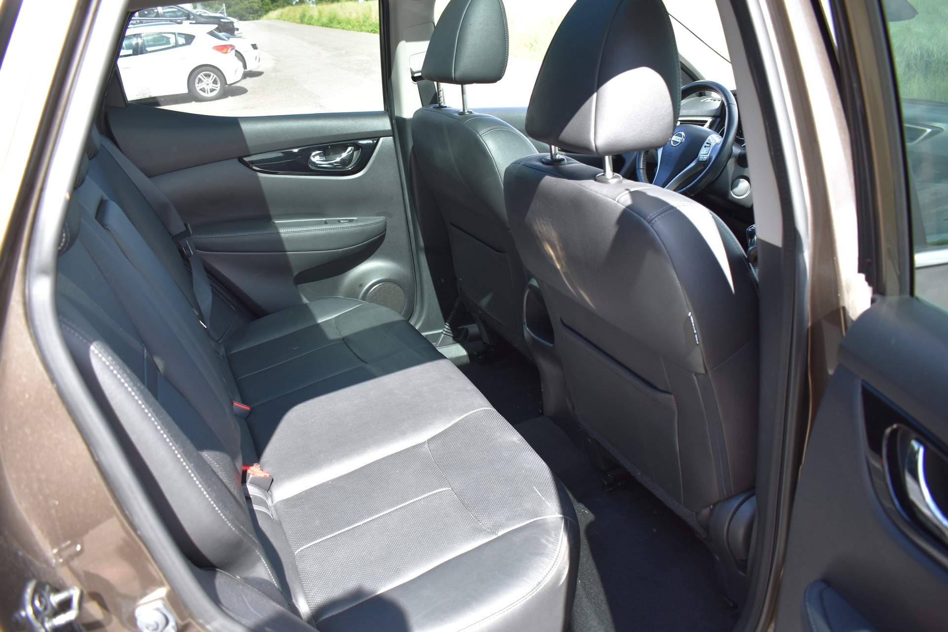 NISSAN Qashqai 1.6 dCi iStop 4WD tekna-image-12