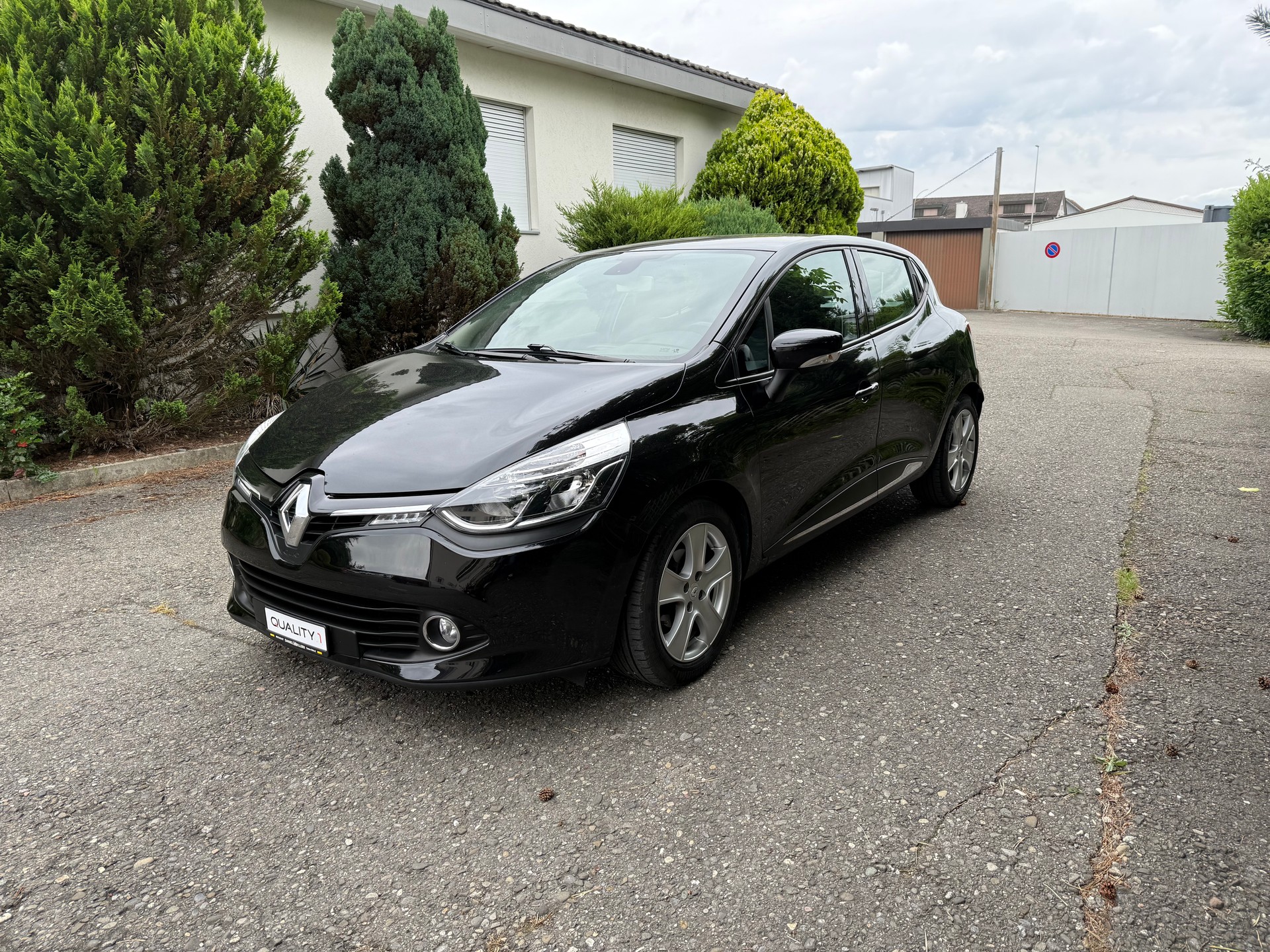 RENAULT Clio 1.2 16V T Dynamique EDC