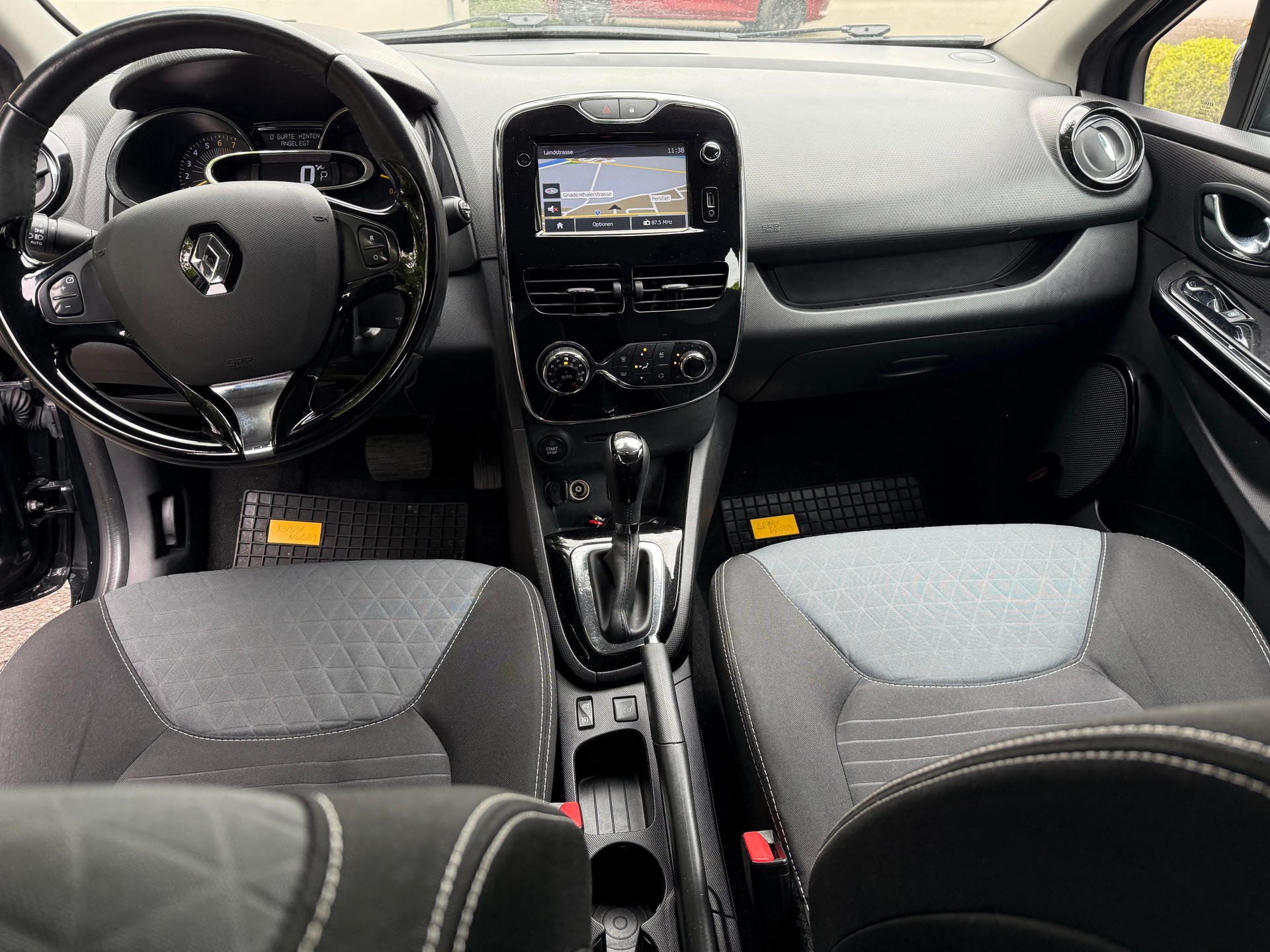 RENAULT Clio 1.2 16V T Dynamique EDC-image-8
