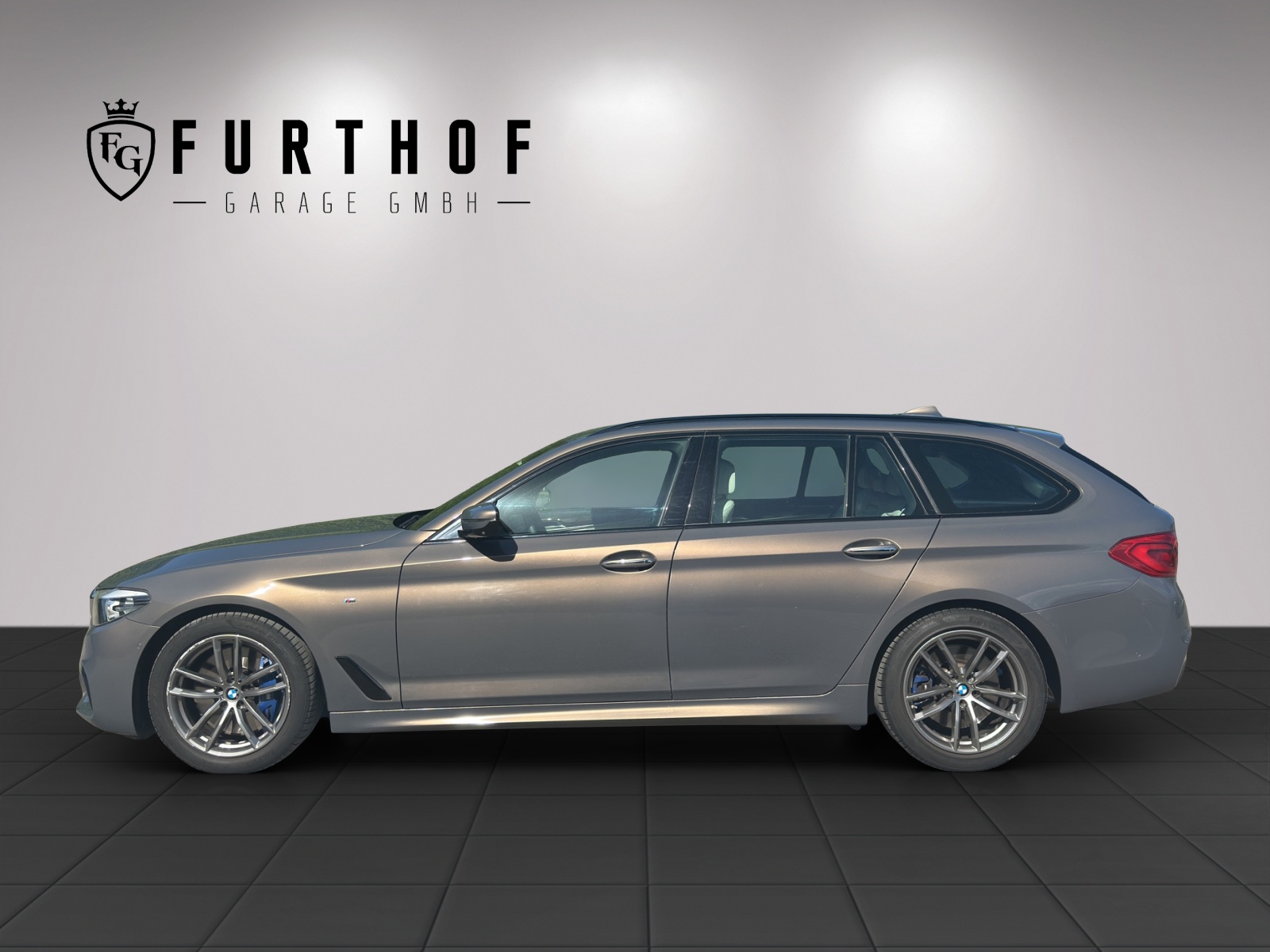 BMW 540i xDrive Touring Steptronic-showroom-element-2
