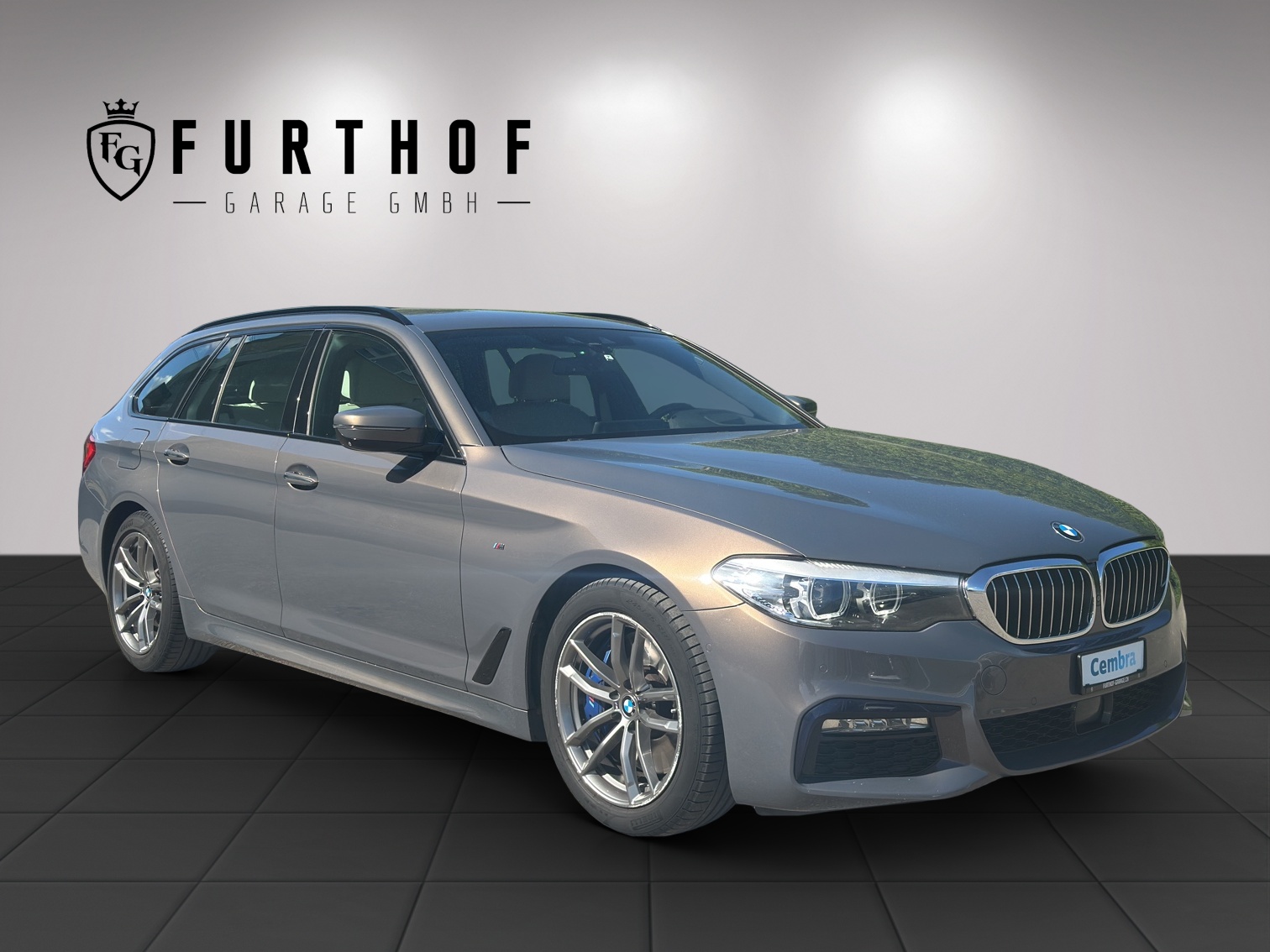 BMW 540i xDrive Touring Steptronic-showroom-element-1