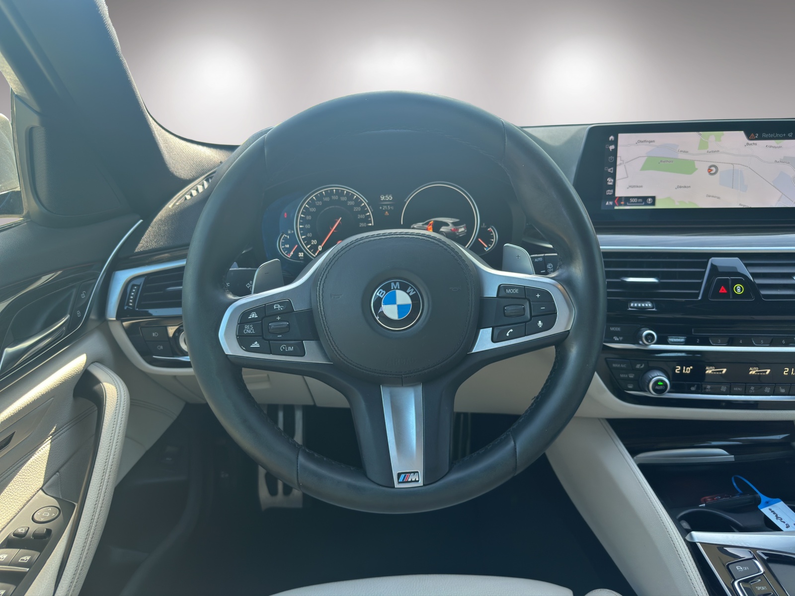BMW 540i xDrive Touring Steptronic-image-12