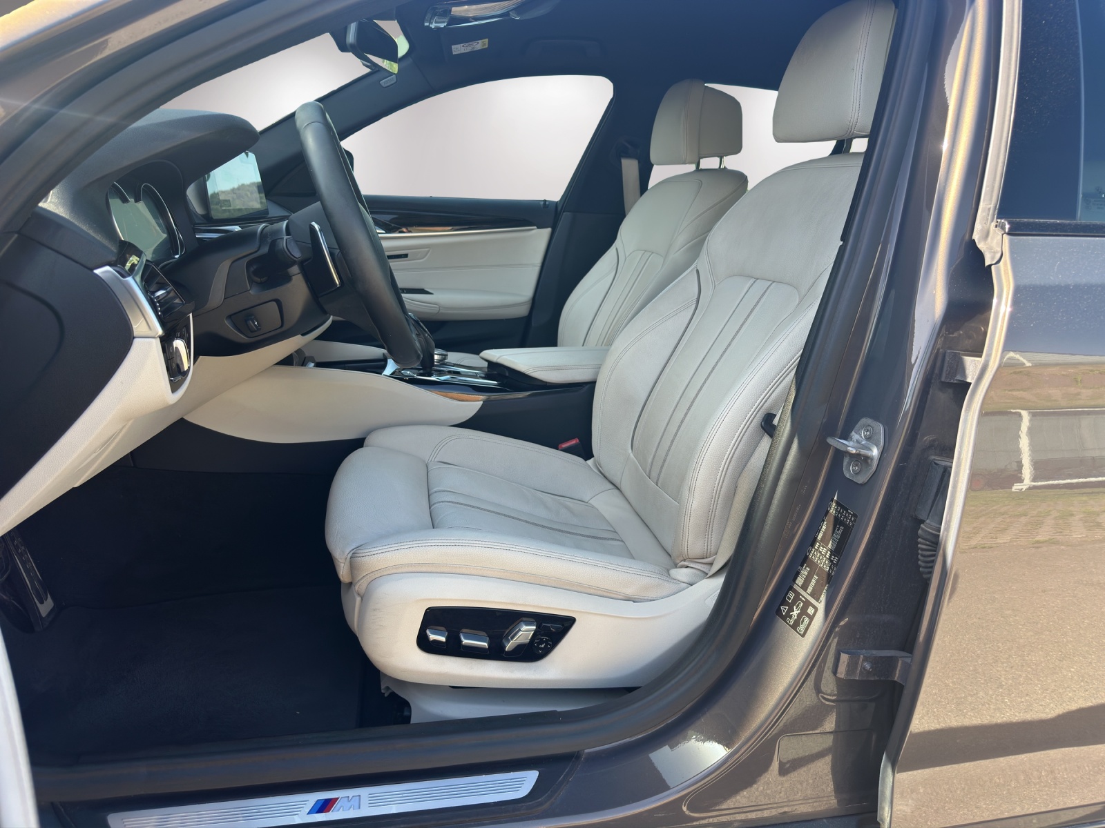 BMW 540i xDrive Touring Steptronic-image-9