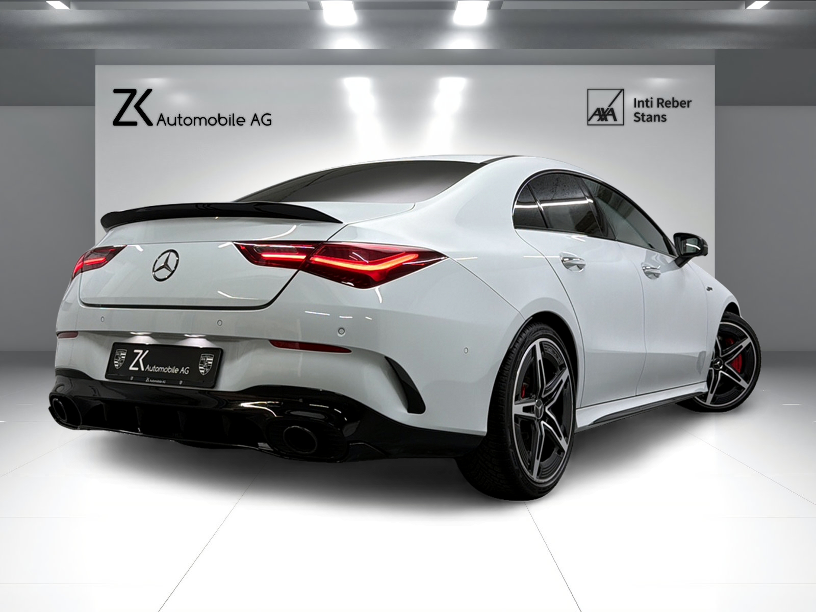 MERCEDES-BENZ CLA 35 AMG 4Matic DigitalWhite 8G-DCT / 360° Kamera / Panoramadach / Head-Up-Display / Keyless Go / Burmester / Night Paket /-showroom-element-1