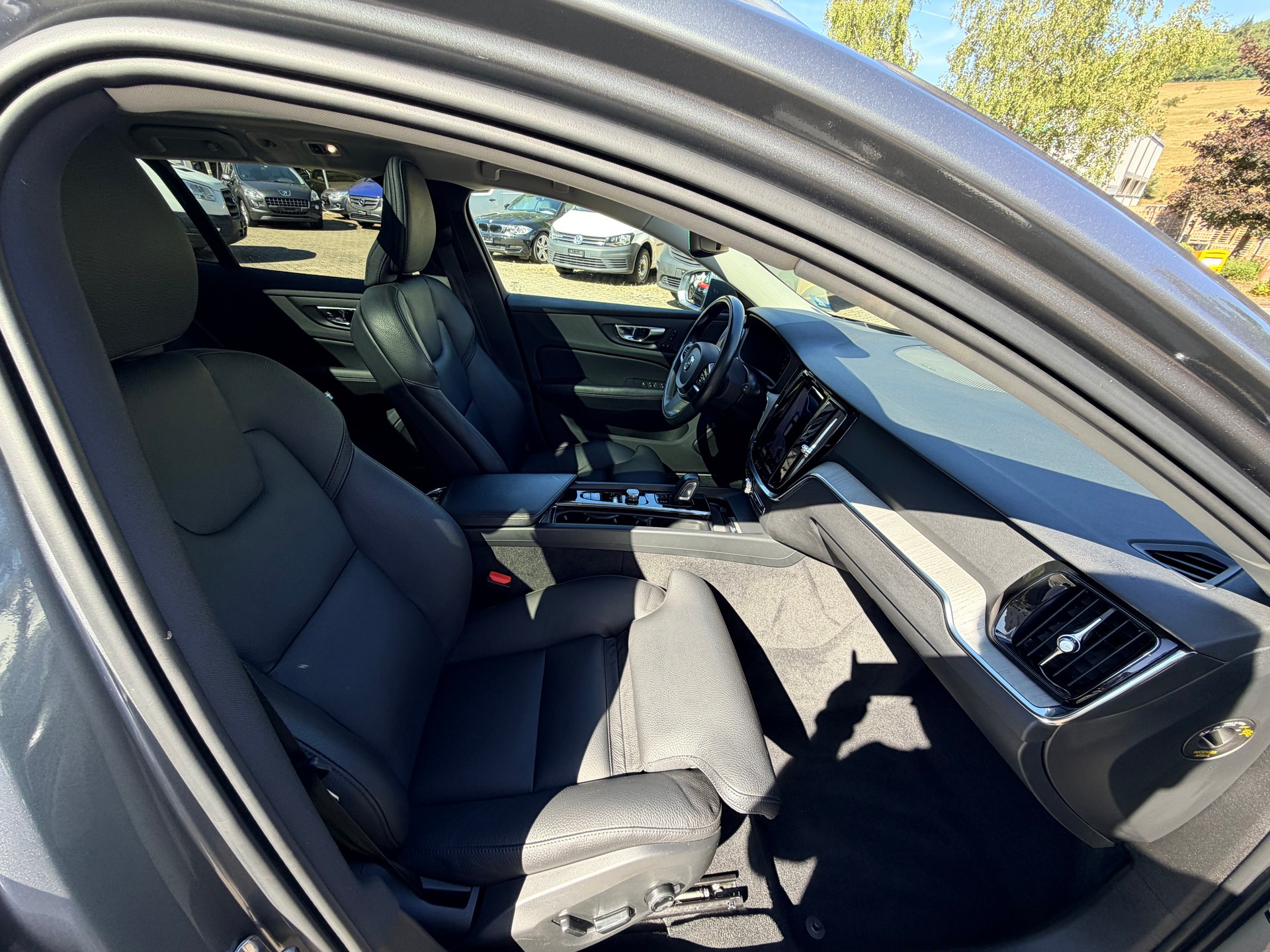 VOLVO V60 Cross Country B4 Diesel AWD Geartronic-image-8