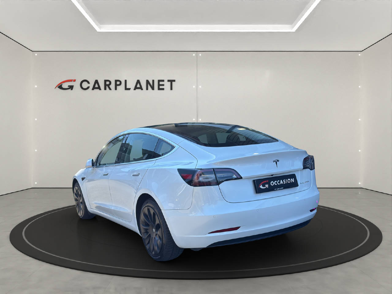 TESLA Model 3 Long Range Dual Motor-showroom-element-2