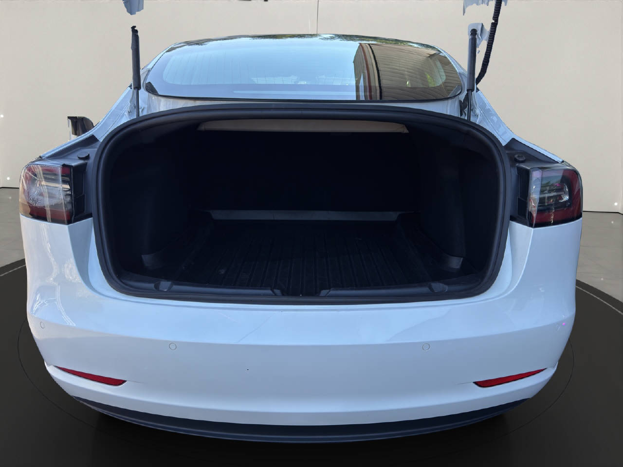 TESLA Model 3 Long Range Dual Motor-image-10