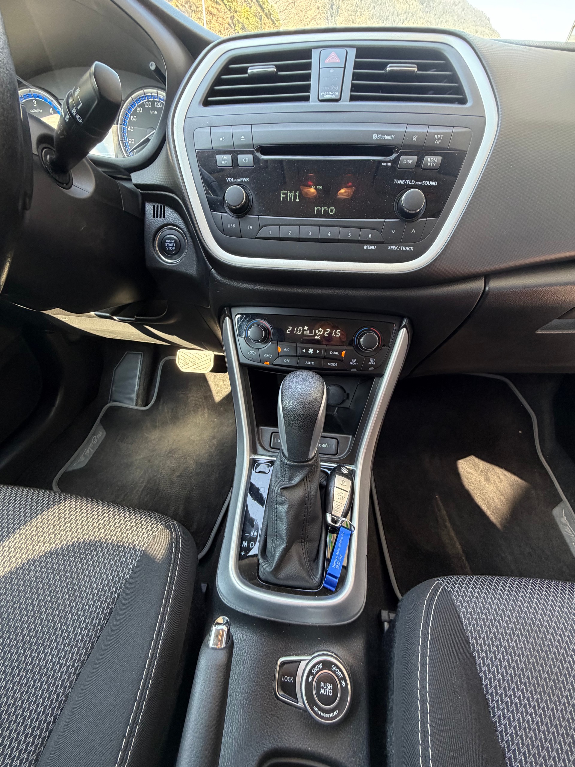 SUZUKI SX4 S-Cross 1.6 TD PizSulai 4WD TCSS-image-7