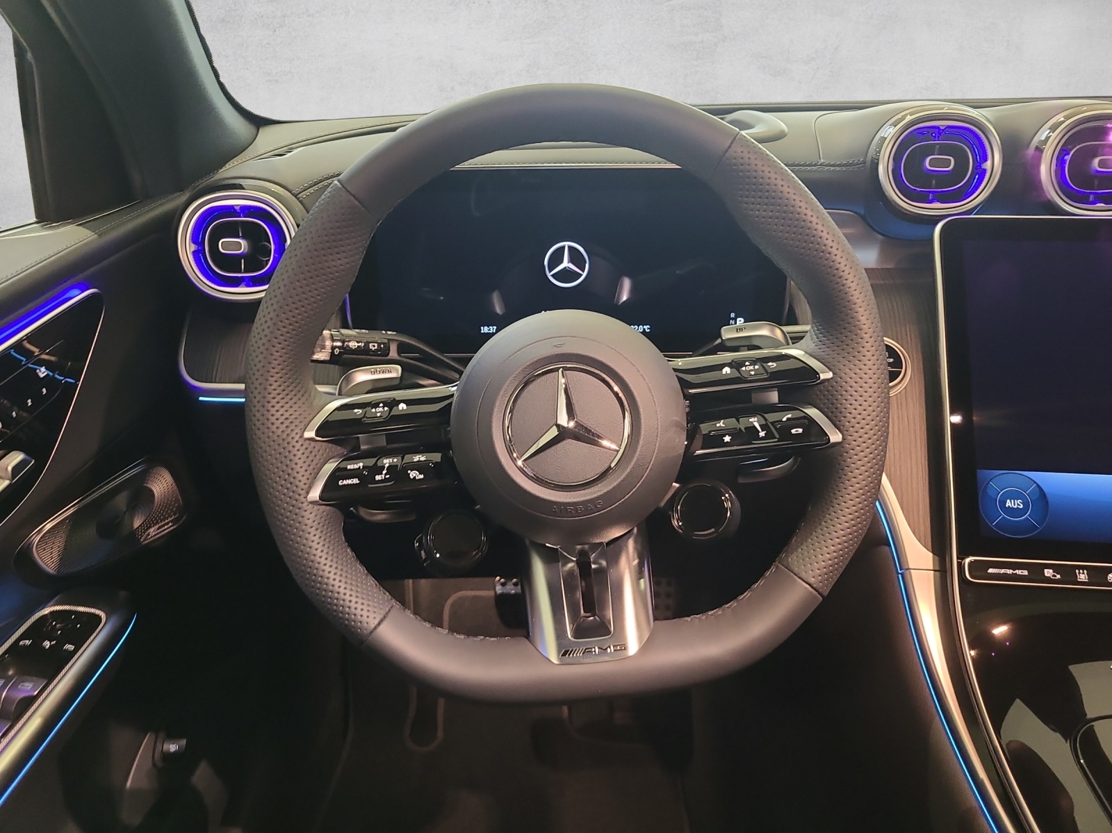 MERCEDES-BENZ GLC 53 AMG 4Matic+ 9G-Tronic-image-12