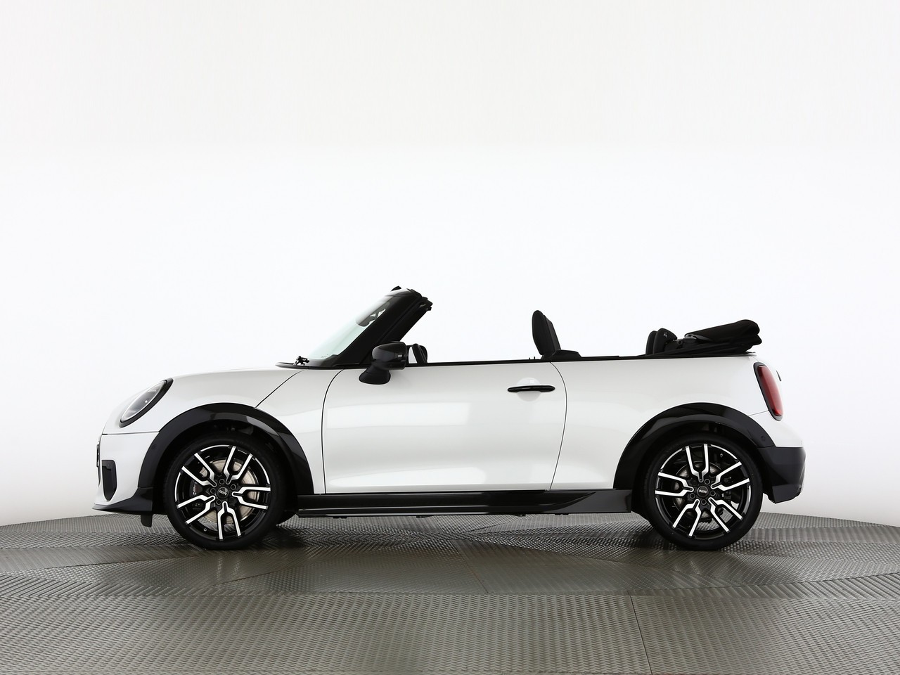 MINI Cooper S Cabriolet DKG-showroom-element-3