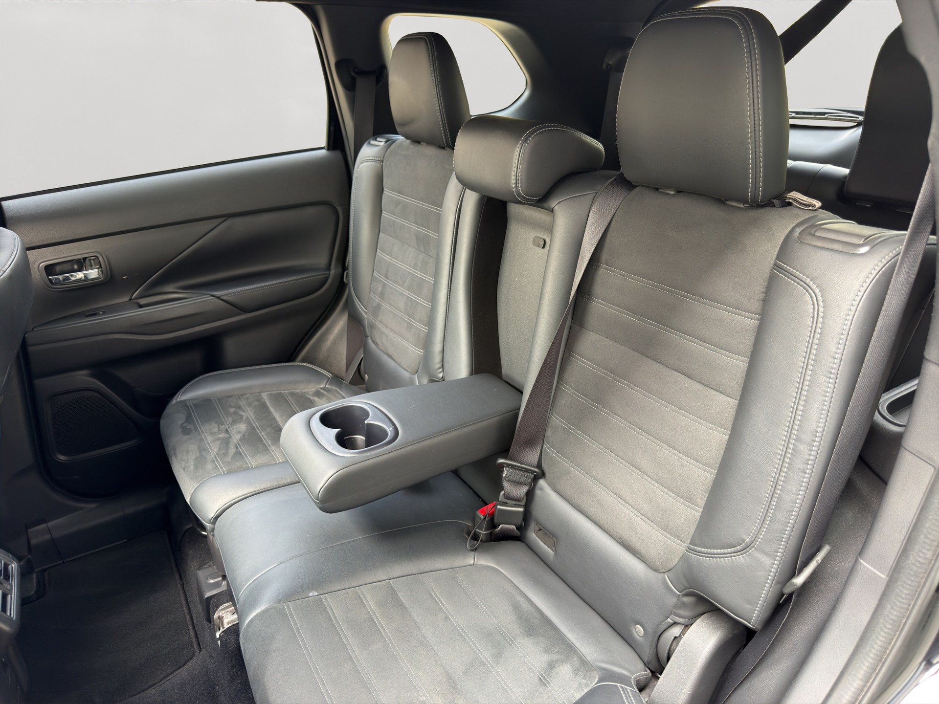 MITSUBISHI 3.0 V6-image-3