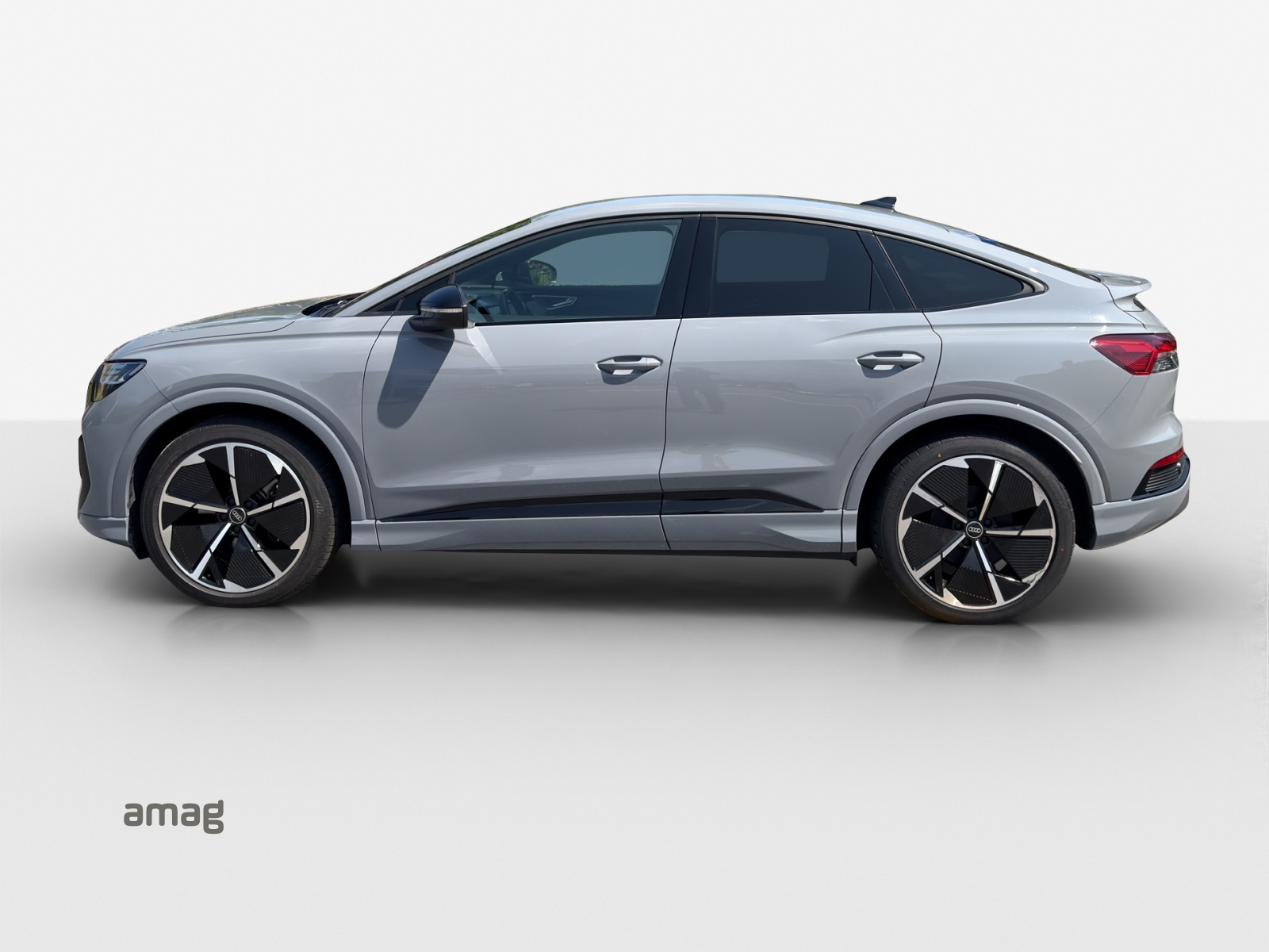 AUDI Q4 Sportback e-tron 50 quattro-showroom-element-1