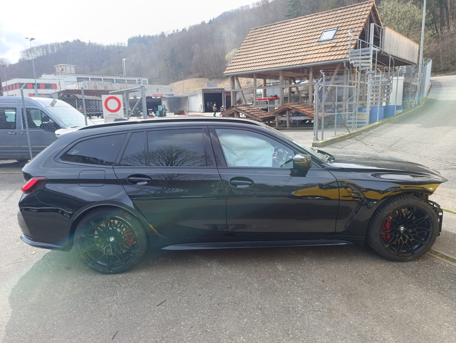 BMW M3 Touring xDrive Competition M-image-4