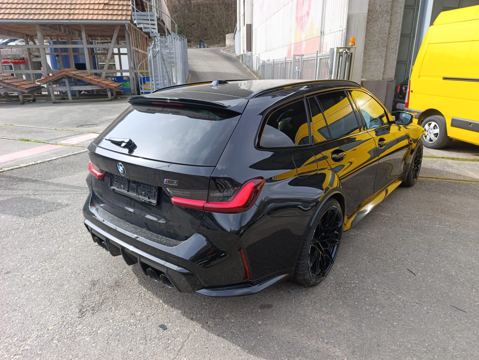 BMW M3 Touring xDrive Competition M-showroom-element-3