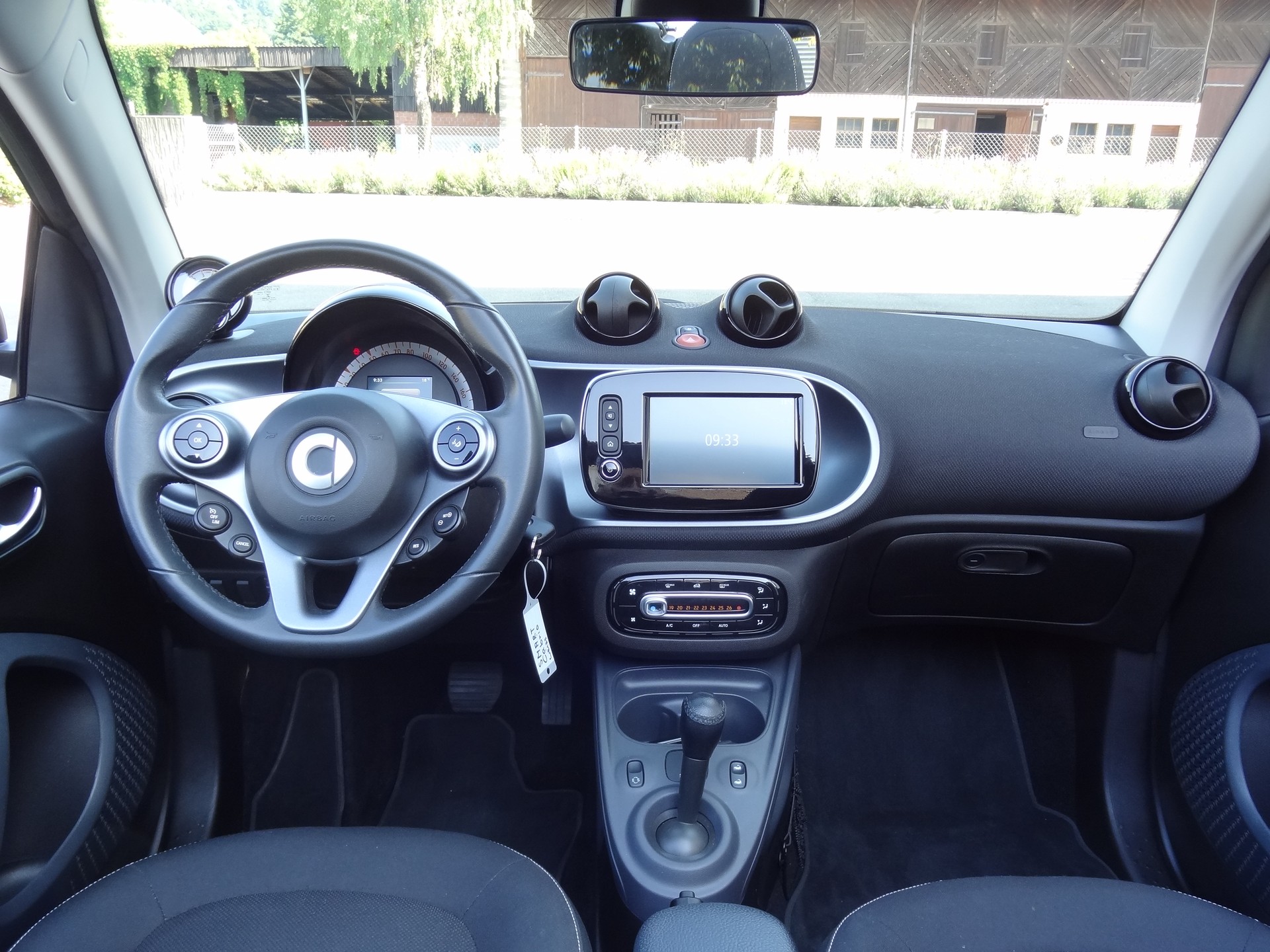 SMART Fortwo Passion Black & White-image-7