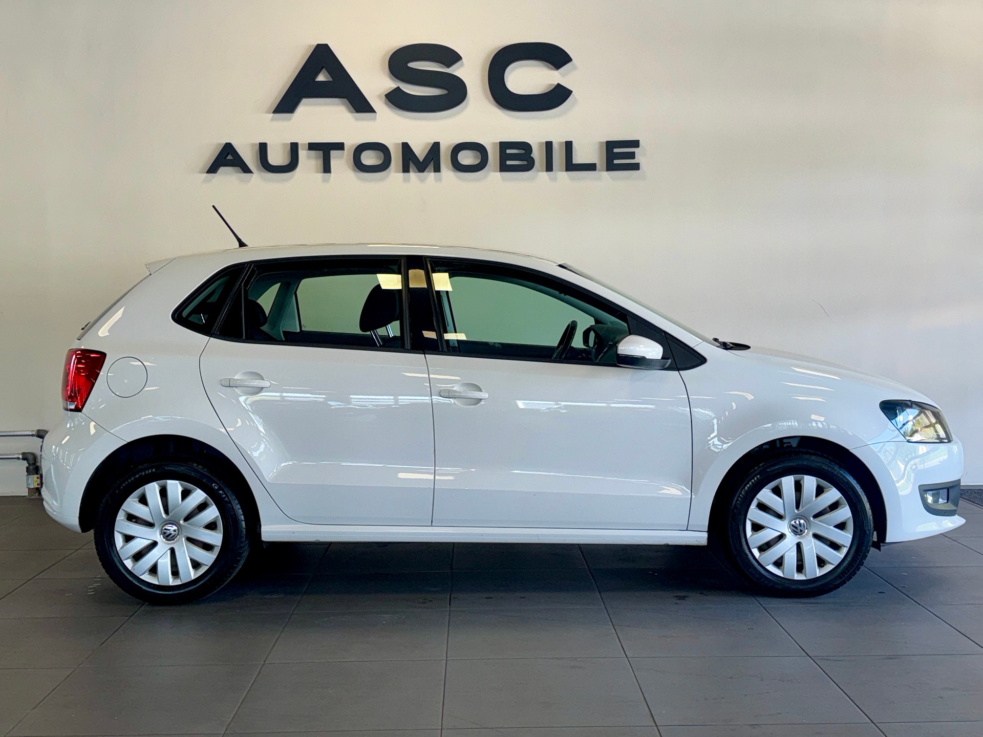 VW Polo 1.2 12V Comfortline *MFK 02.2025*-showroom-element-1