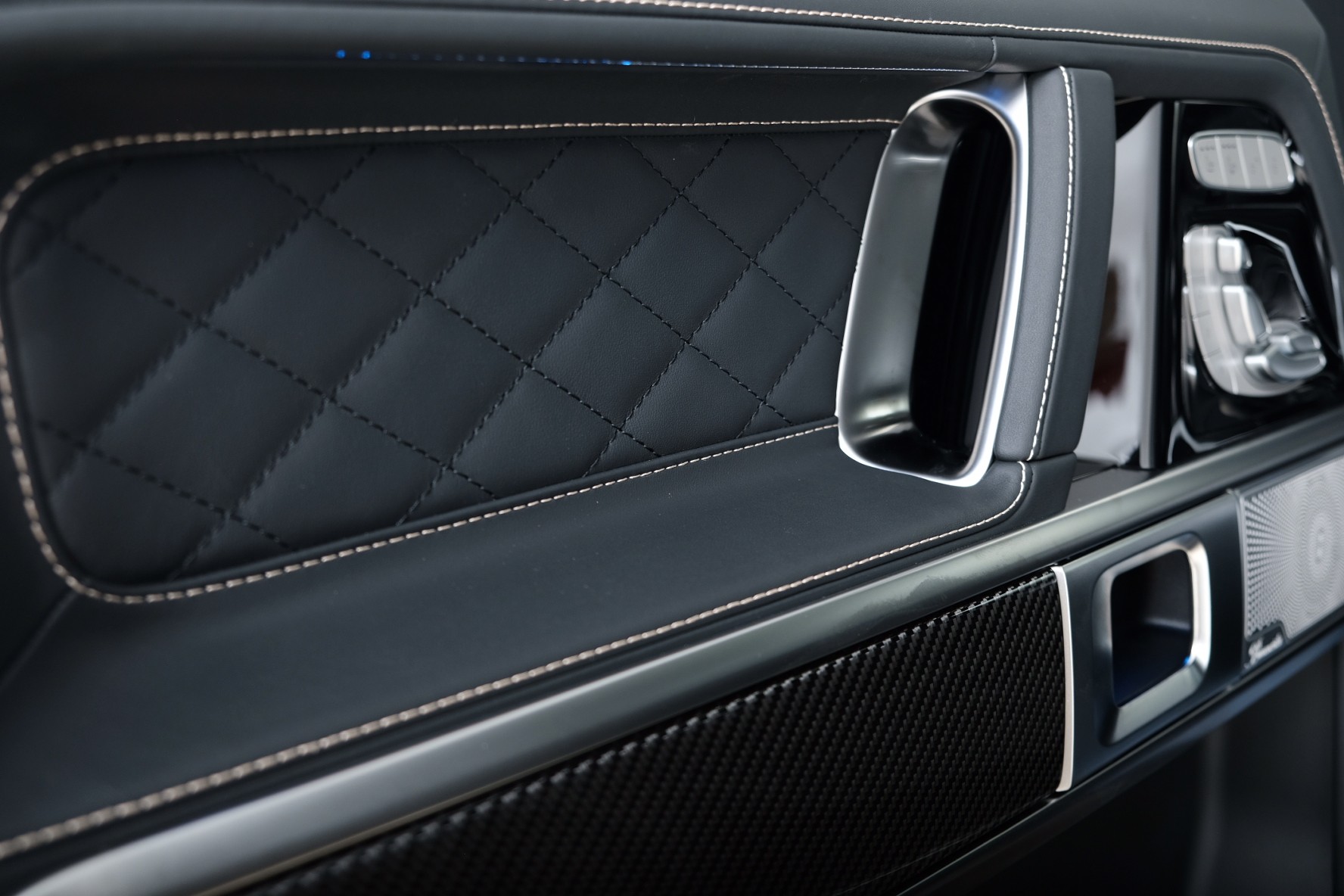 MERCEDES-BENZ G 63 AMG 9G-Tronic-image-12