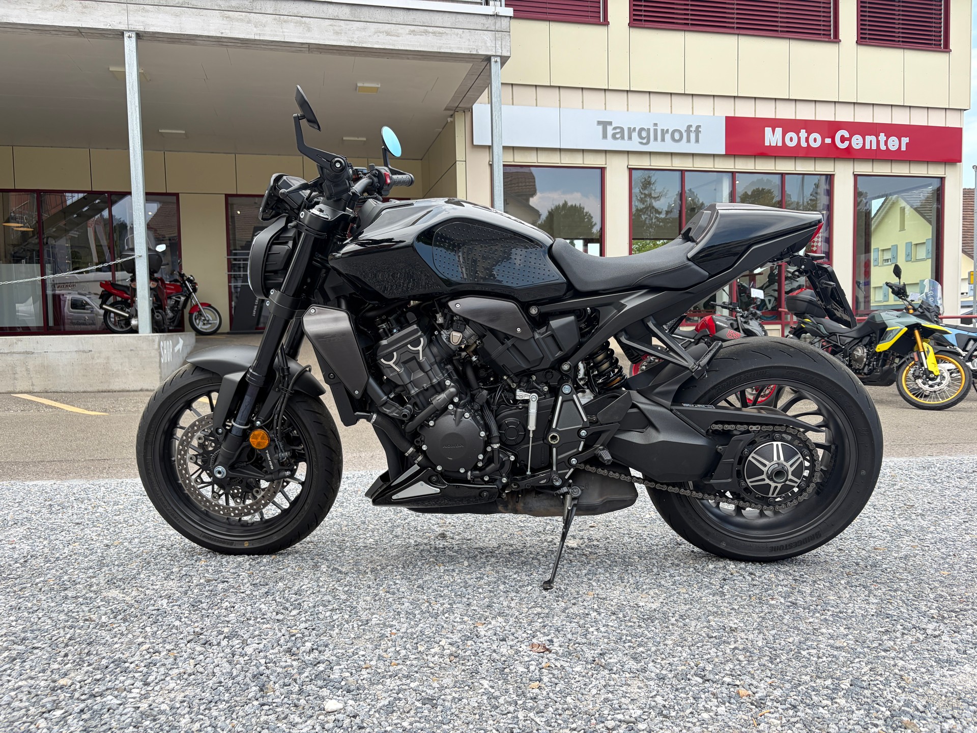 HONDA CB 1000 R Black Edition-image-2