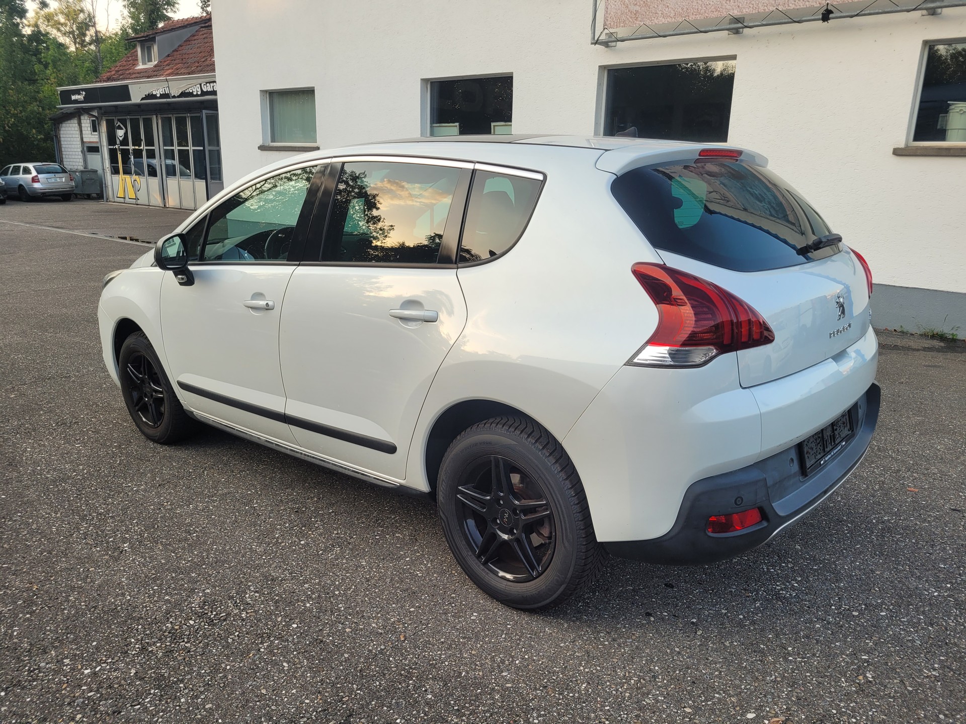 PEUGEOT 3008 1.6 THP Féline Tiptronic-image-8