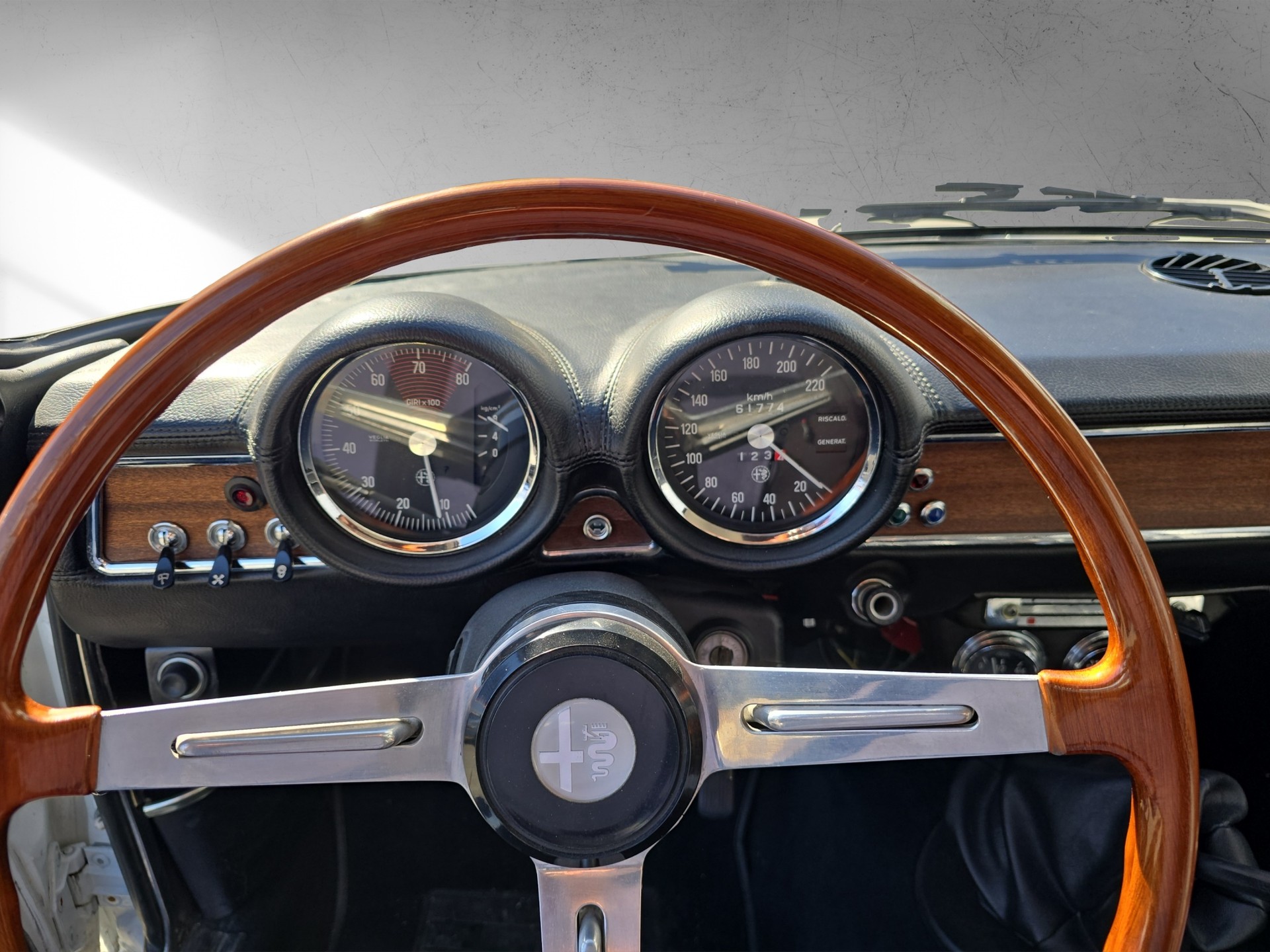 ALFA ROMEO 1600 GT-image-13