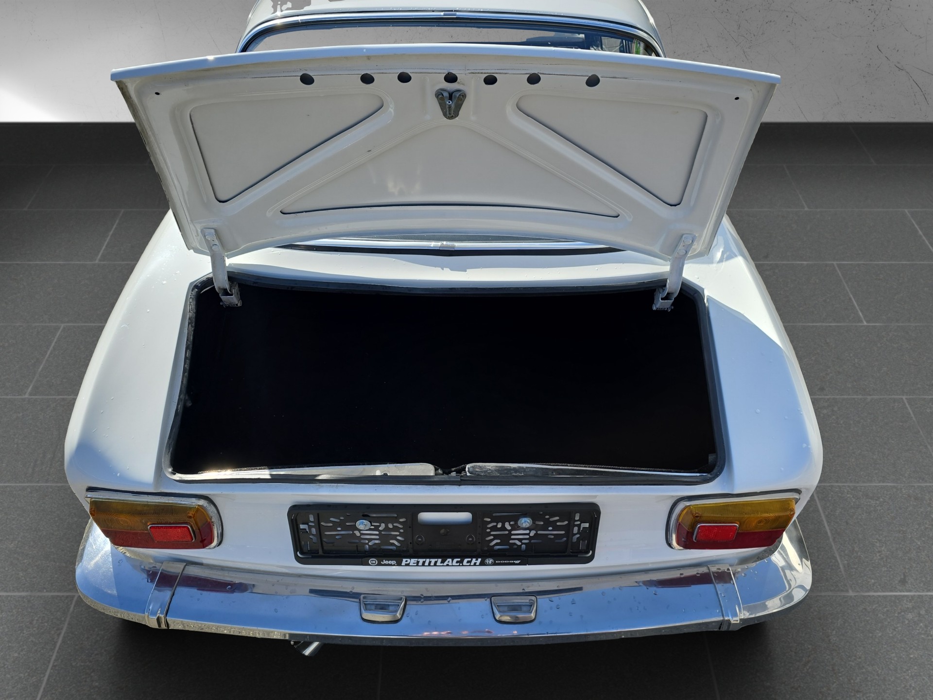 ALFA ROMEO 1600 GT-image-8