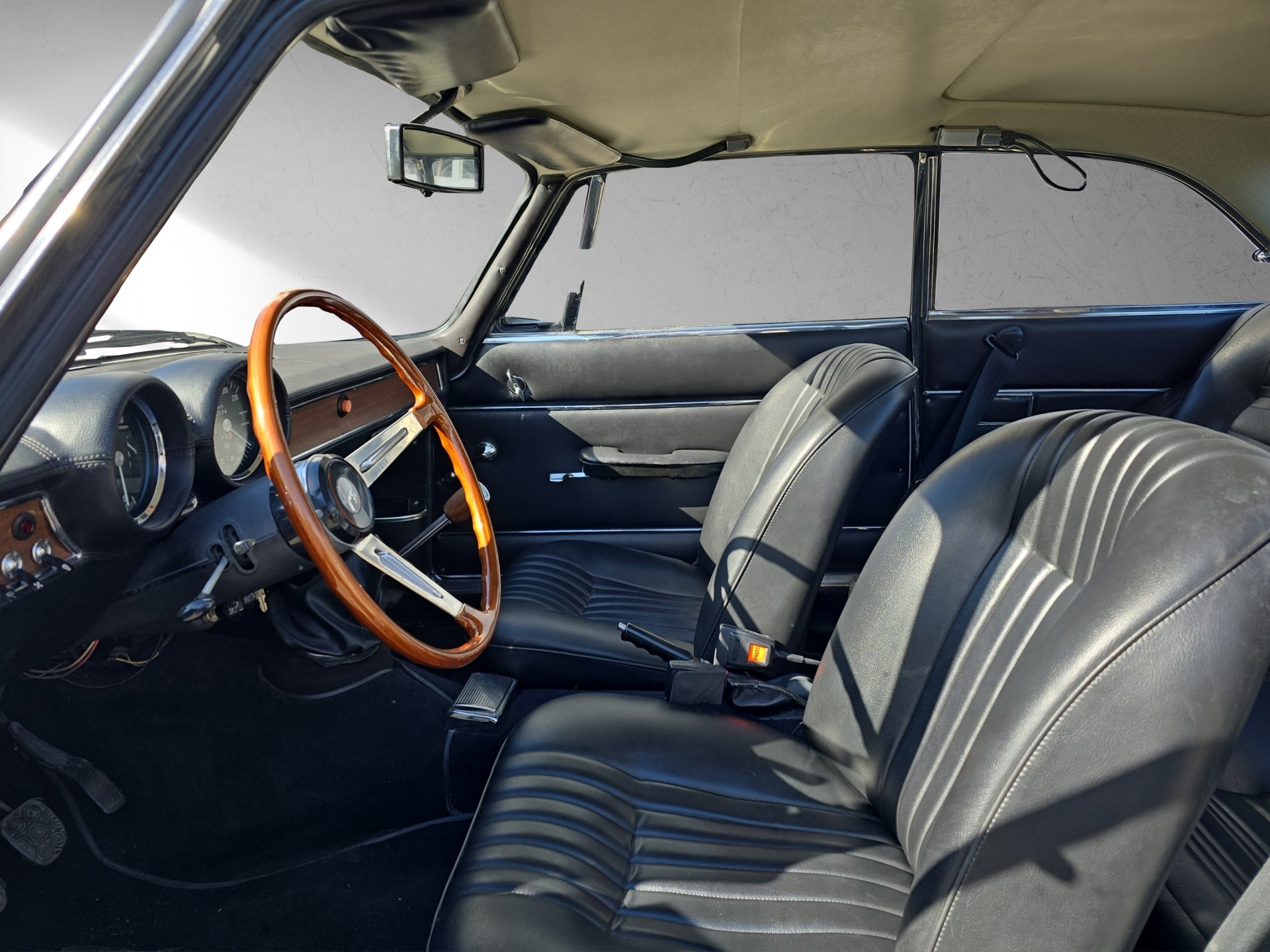 ALFA ROMEO 1600 GT-image-10