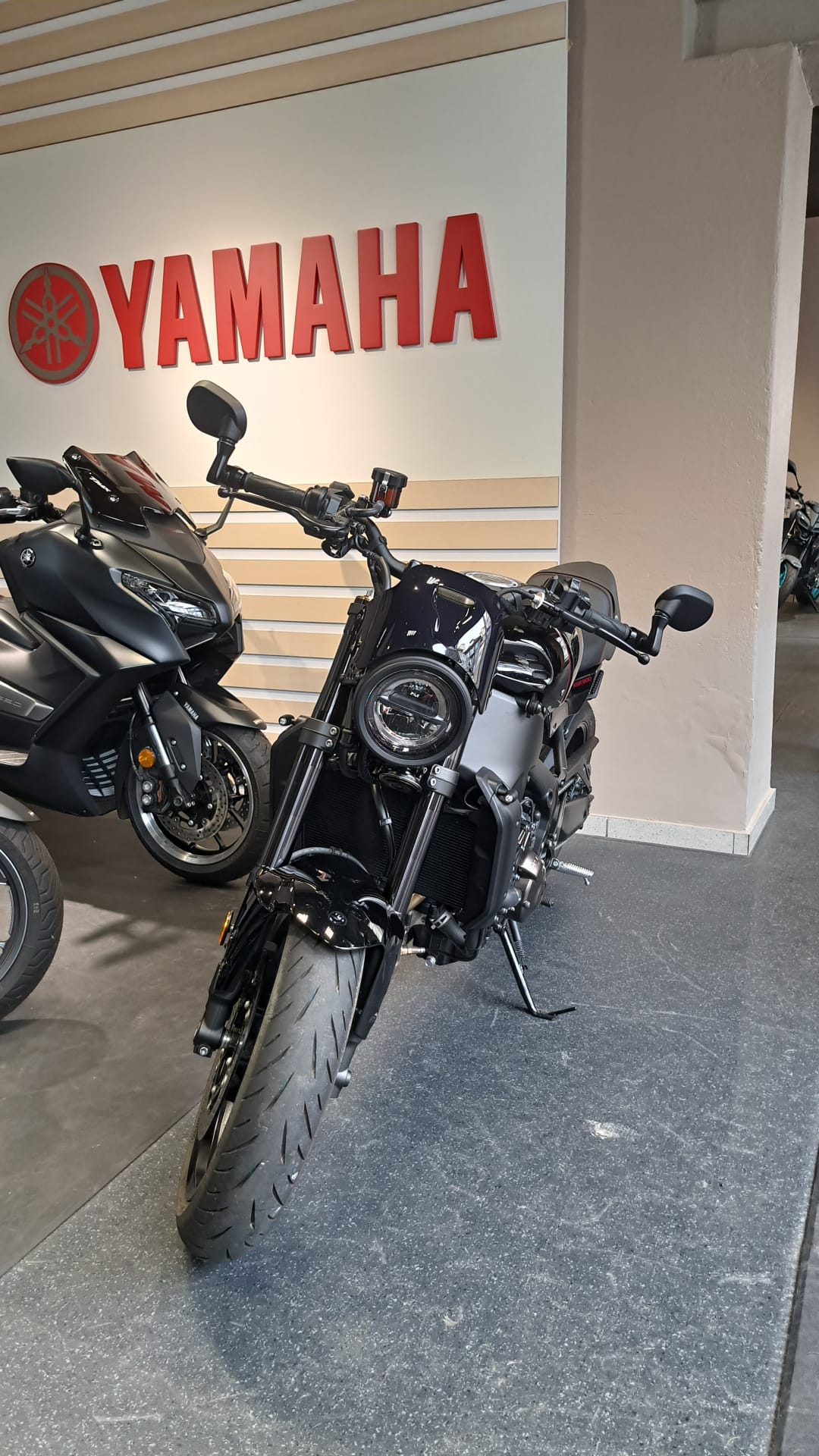 YAMAHA XSR 900-image-0
