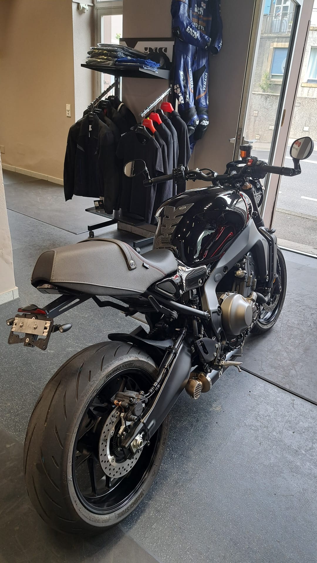 YAMAHA XSR 900-image-3