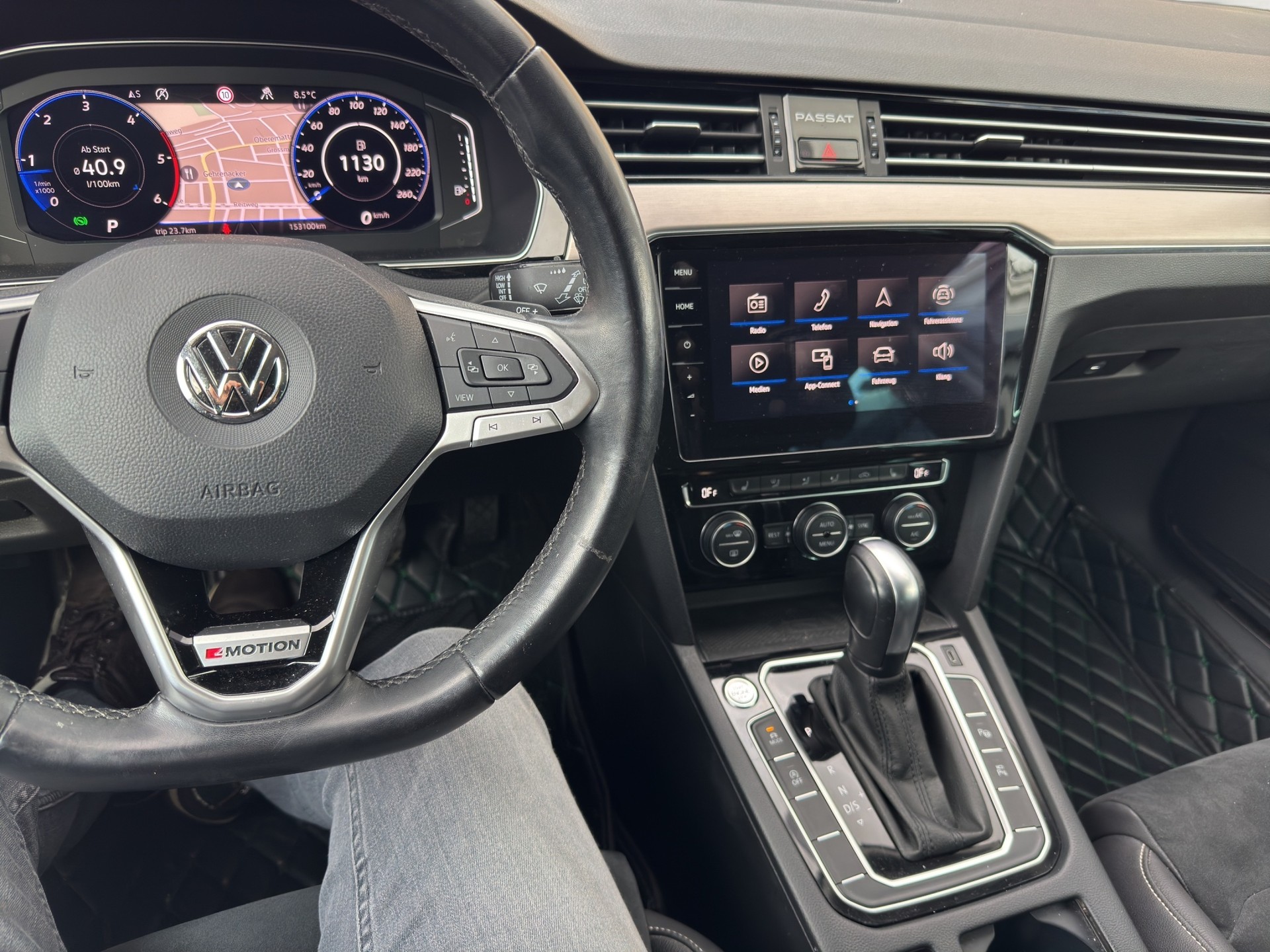 VW Passat 2.0 TDI BMT Elegance 4Motion DSG-image-15