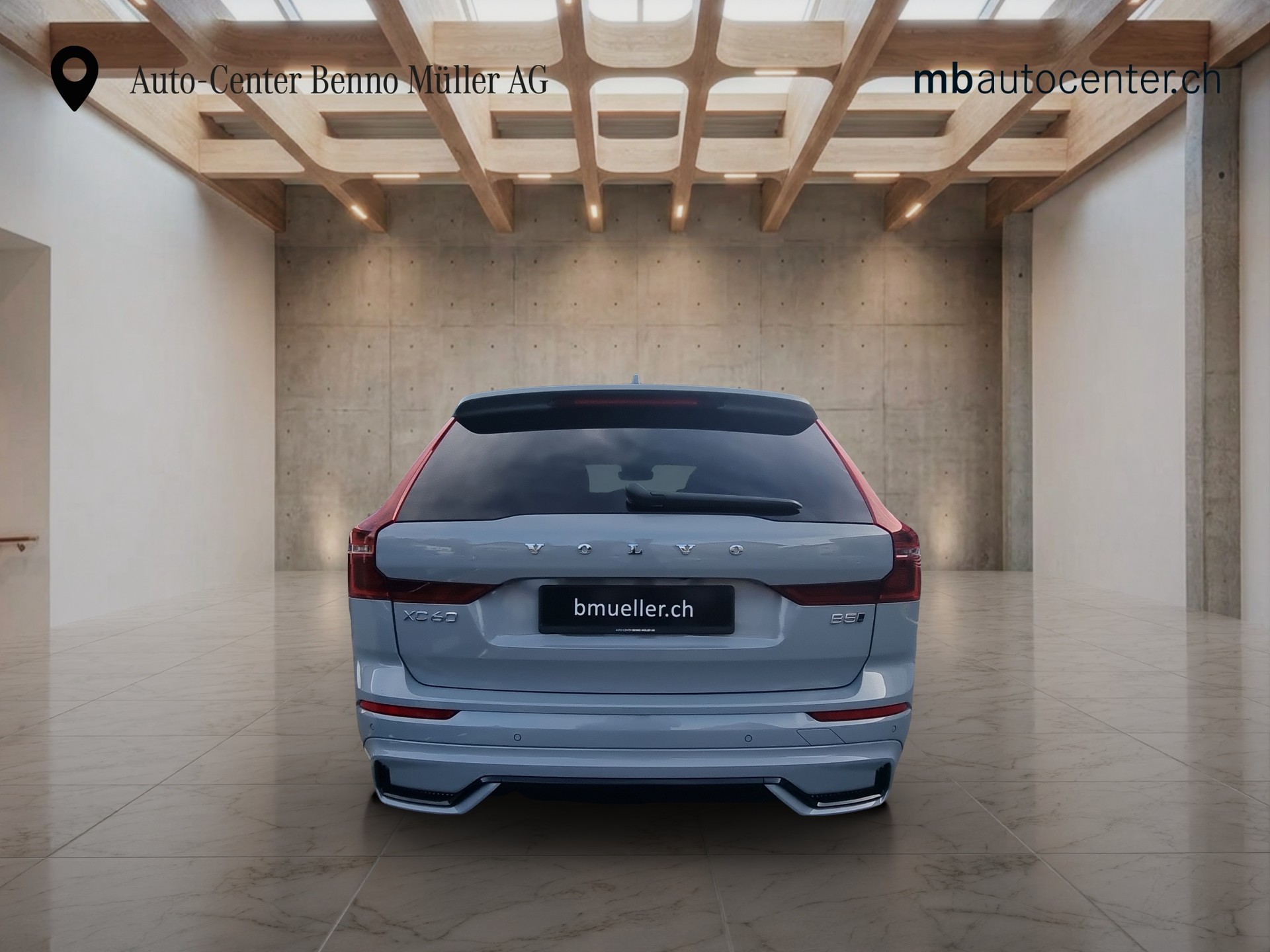 VOLVO XC60 2.0 B5 MH Plus Dark AWD-showroom-element-3