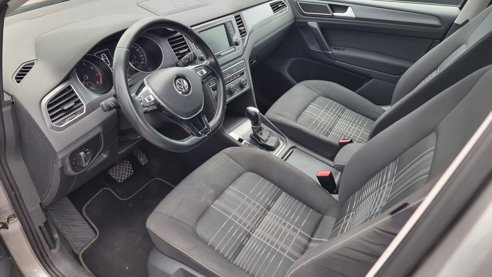 VW Golf Sportsvan 1.4 TSI Highline DSG-image-5