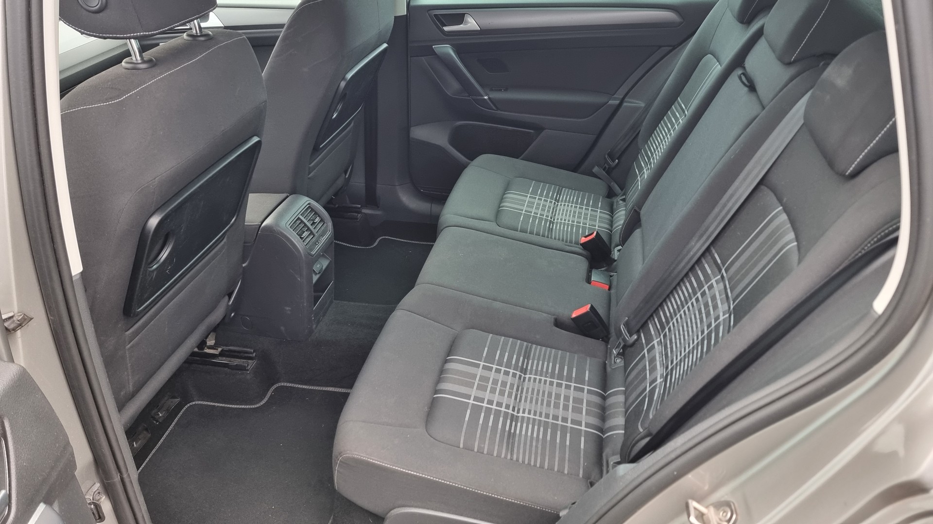 VW Golf Sportsvan 1.4 TSI Highline DSG-image-6