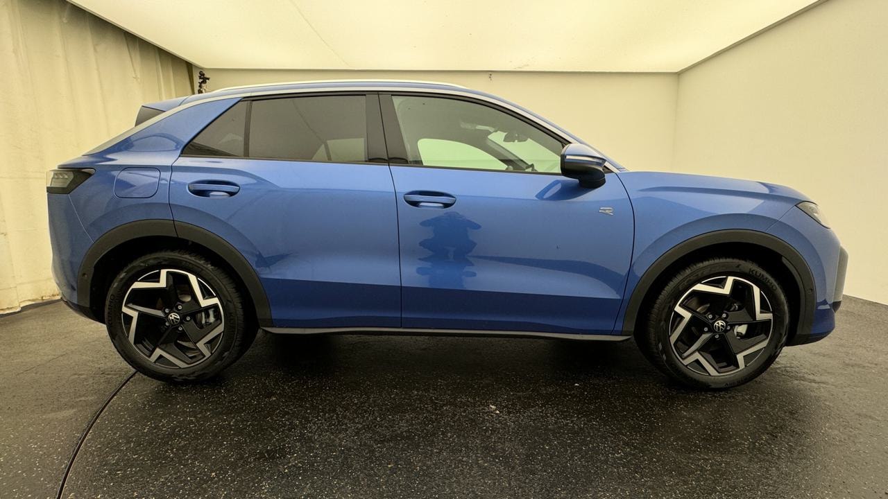 VW T-Roc 1.5 eTSI mHEV R-Line DSG-showroom-element-1