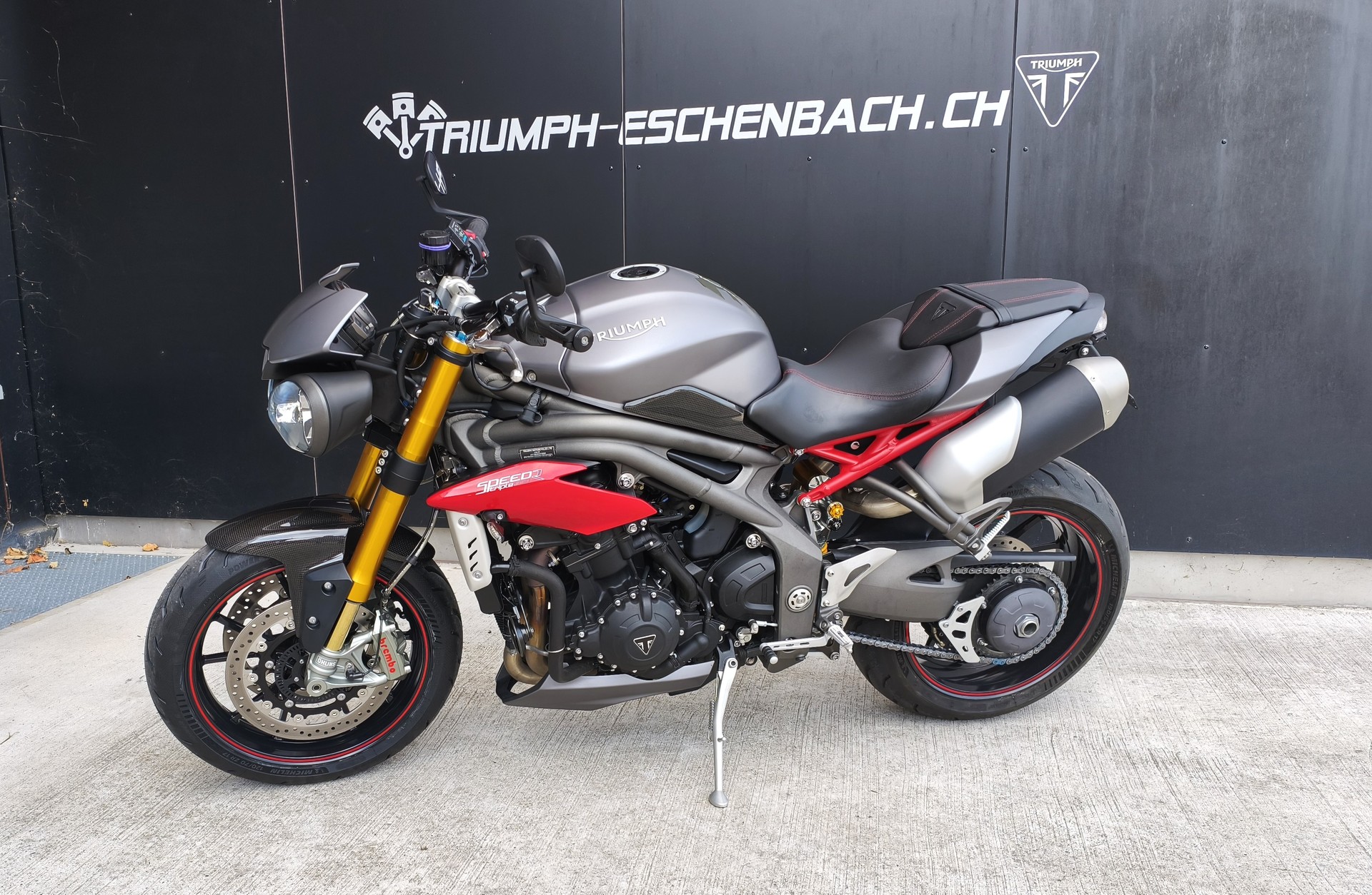 TRIUMPH Speed Triple R 1050 ABS-image-1
