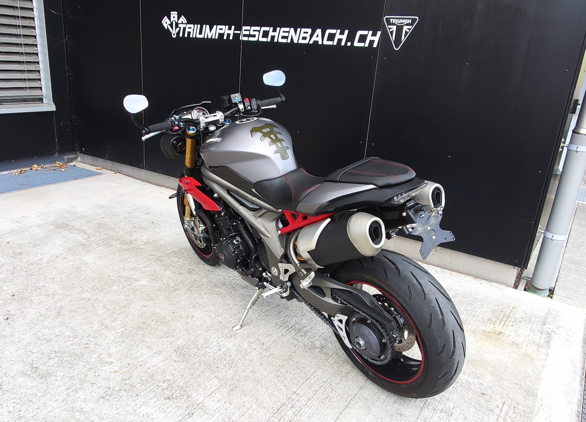 TRIUMPH Speed Triple R 1050 ABS-image-3