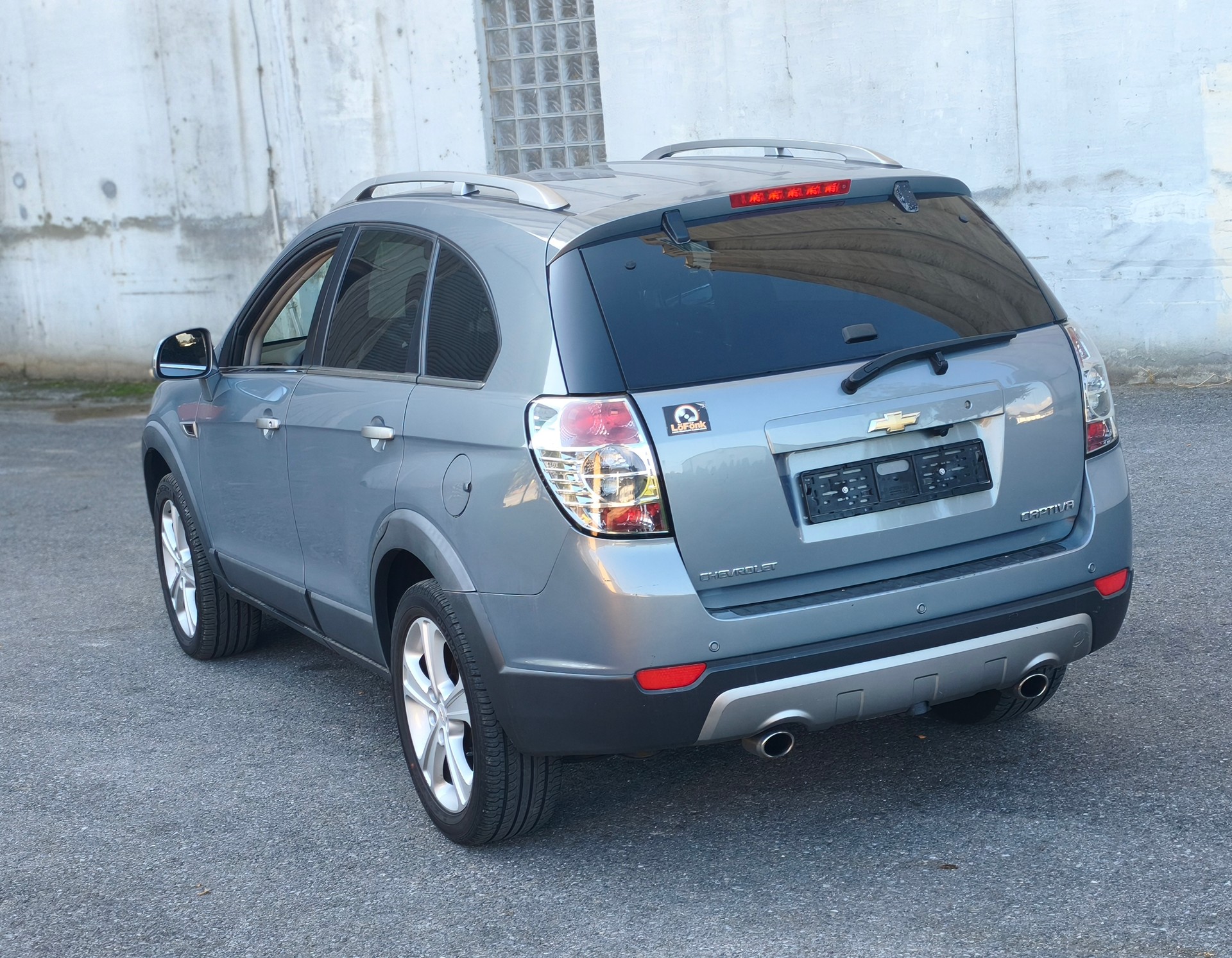 CHEVROLET Captiva 2.2 VCDi Louis Edition 4WD Automatic-image-3