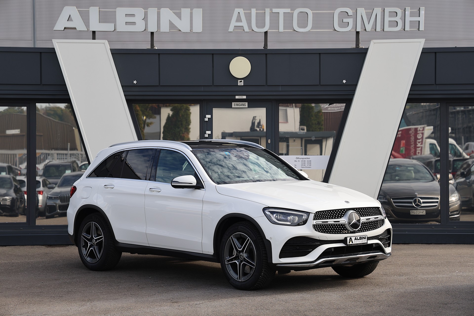 MERCEDES-BENZ GLC 220 d AMG Line 4m-showroom-element-1