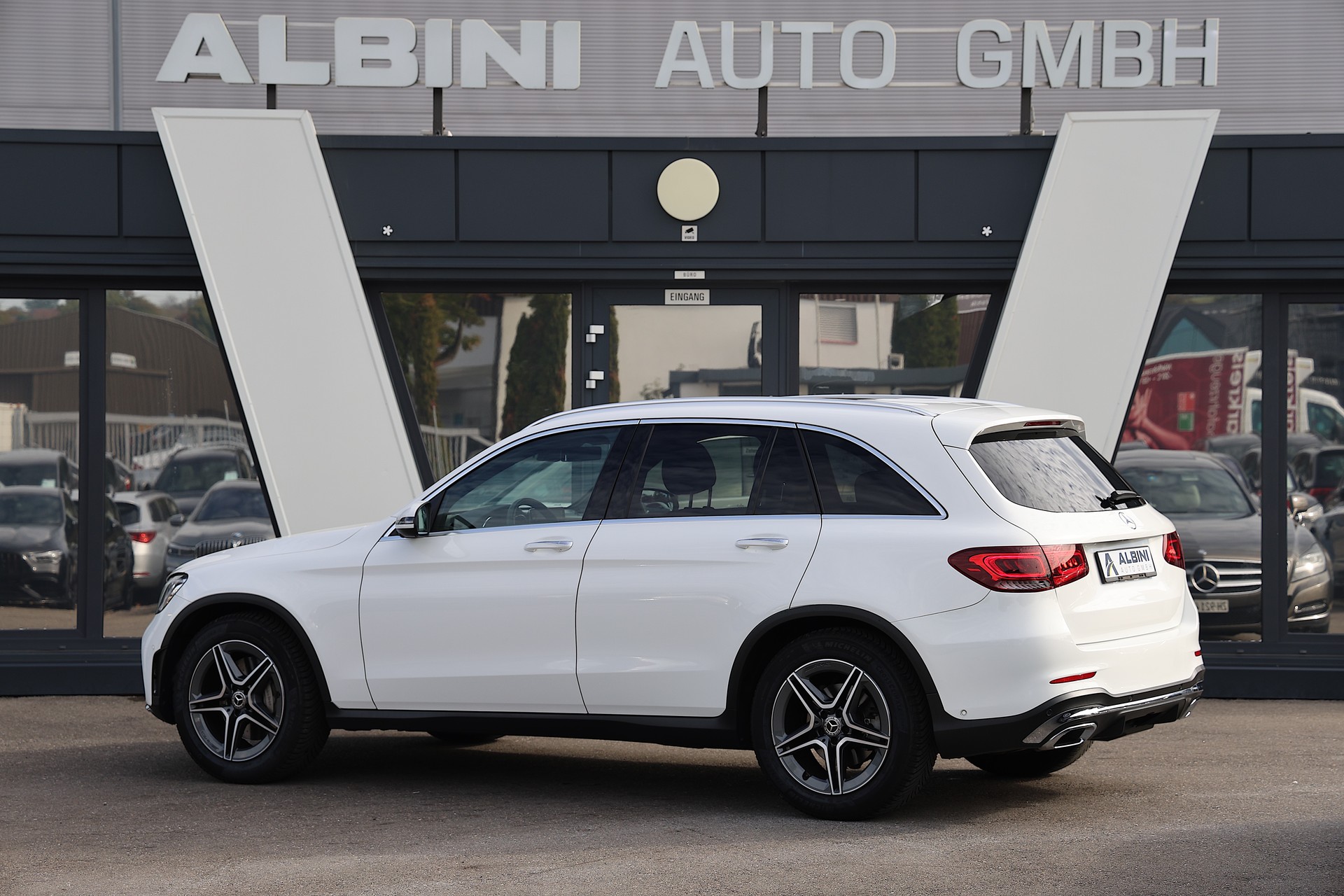 MERCEDES-BENZ GLC 220 d AMG Line 4m-showroom-element-3