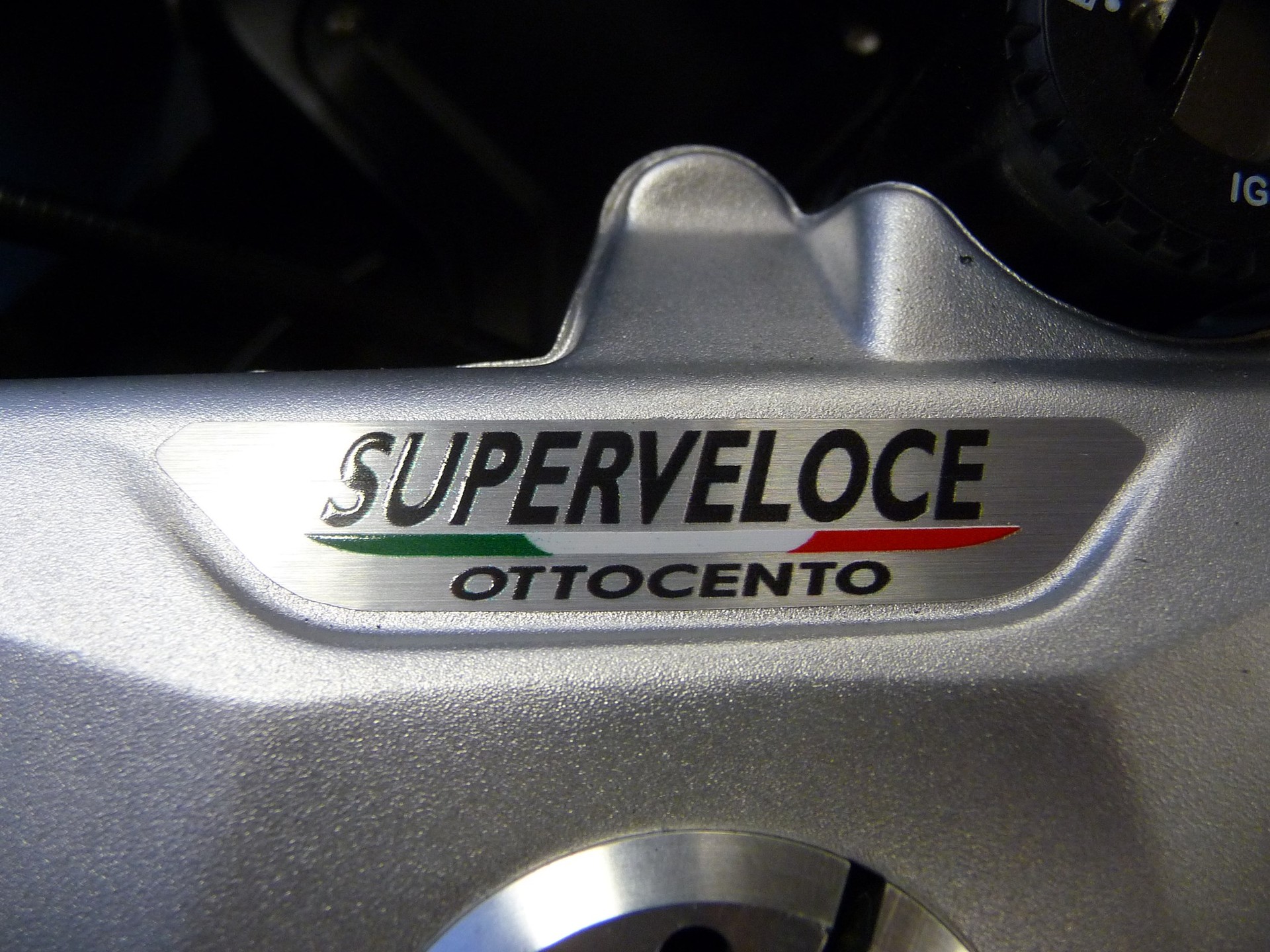 MV AGUSTA SUPERVELOCE 800-image-5